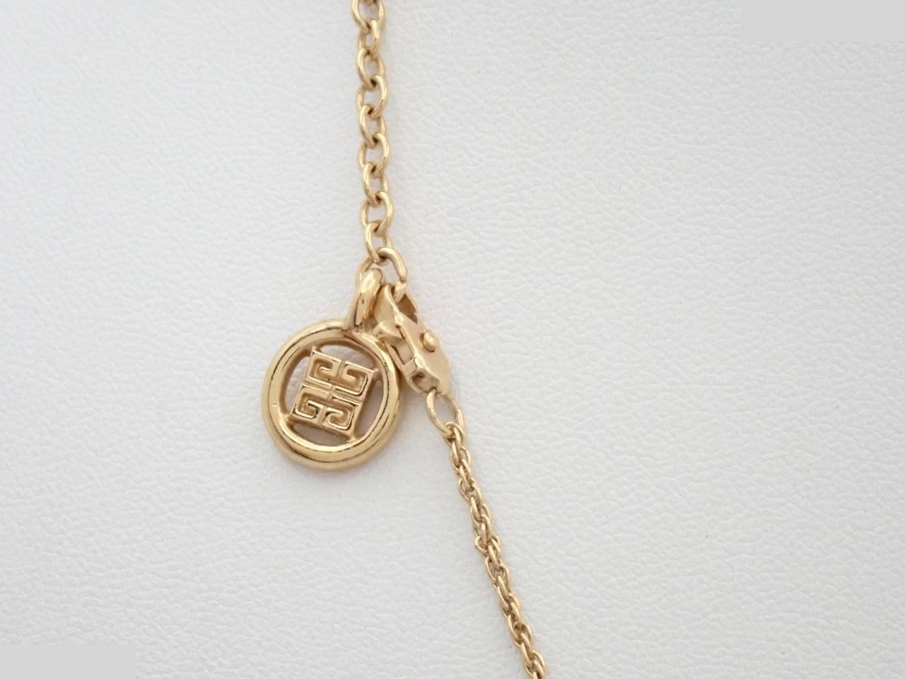 Other lines: Precious metals, necklaces, pendants, chains approximately 50cm long. — view 2