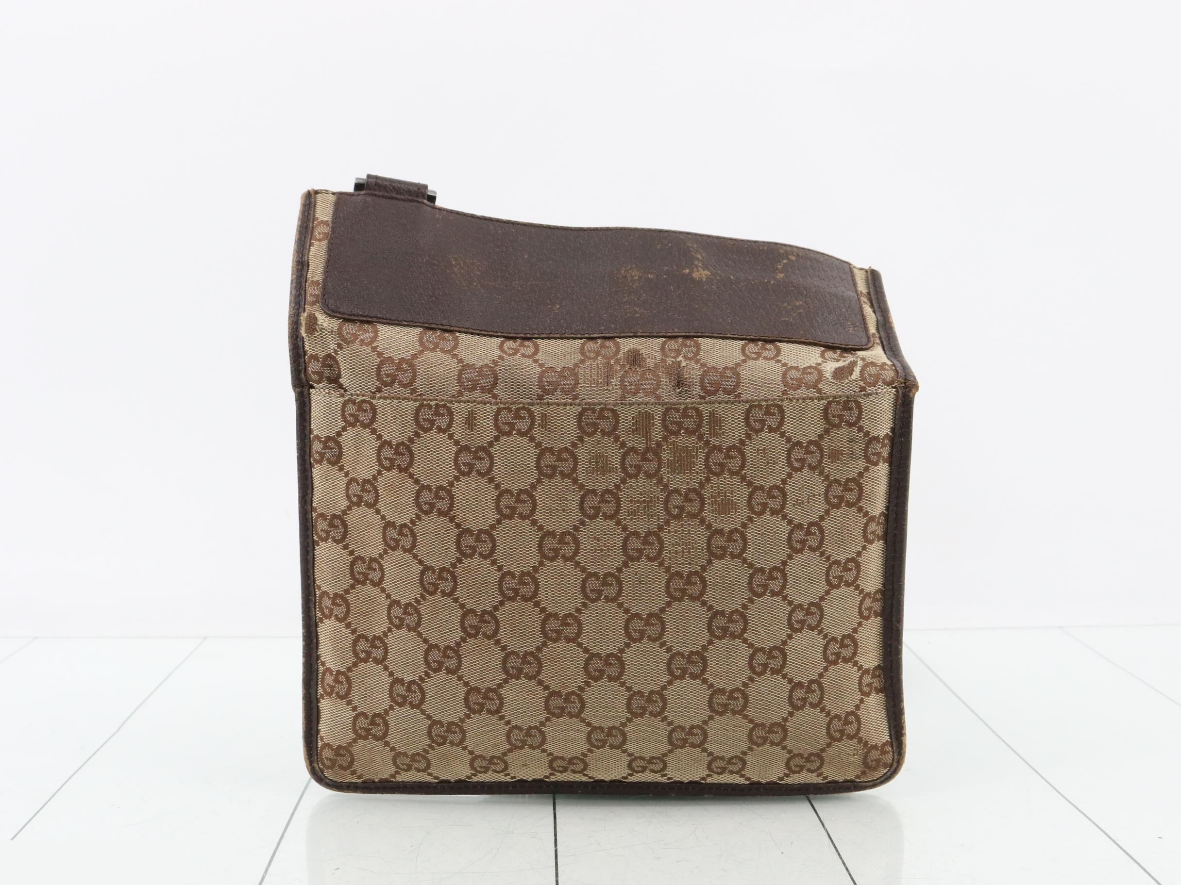 GG Canvas Shoulder Bag — view 2