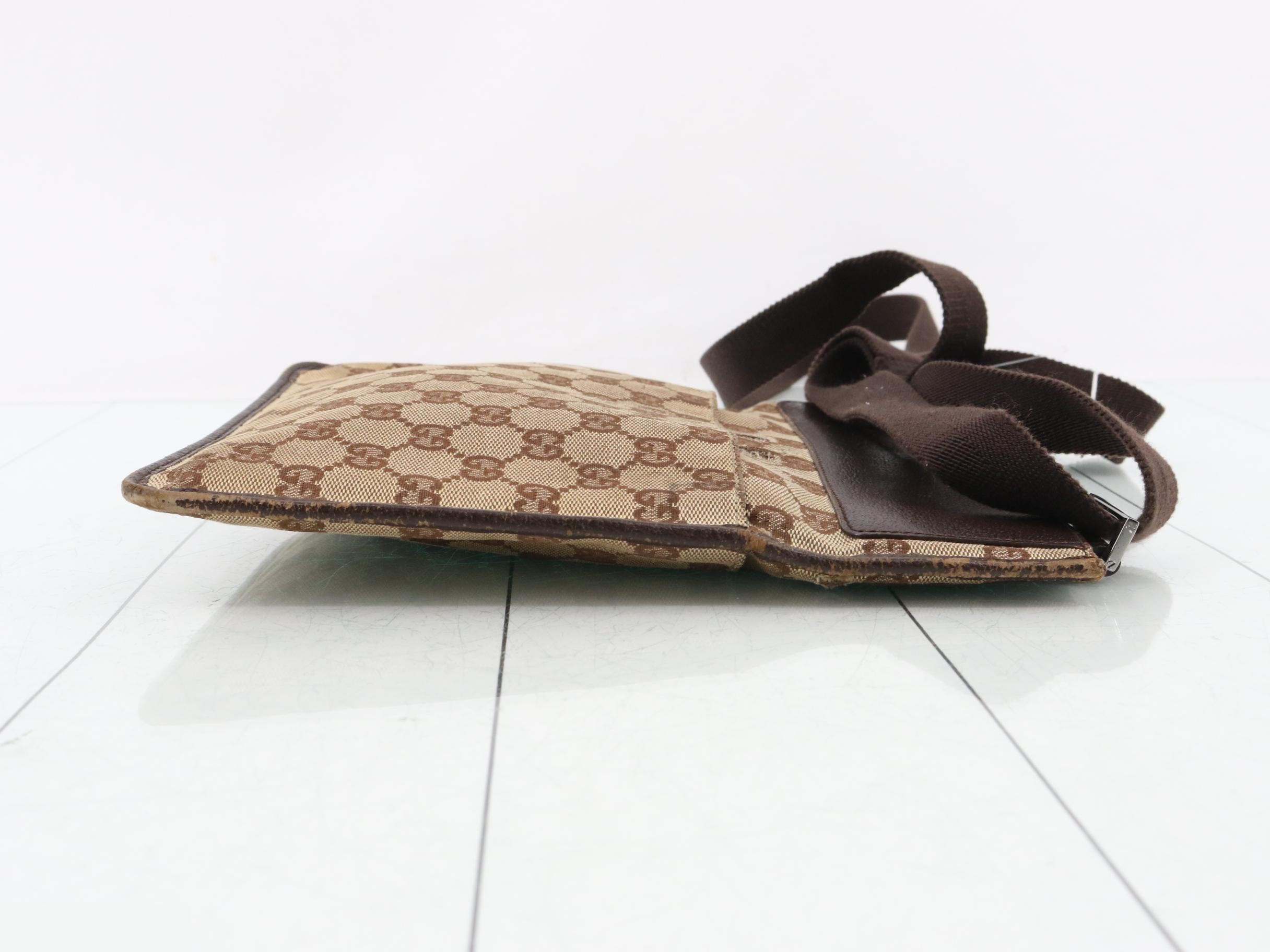 GG Canvas Shoulder Bag — view 3
