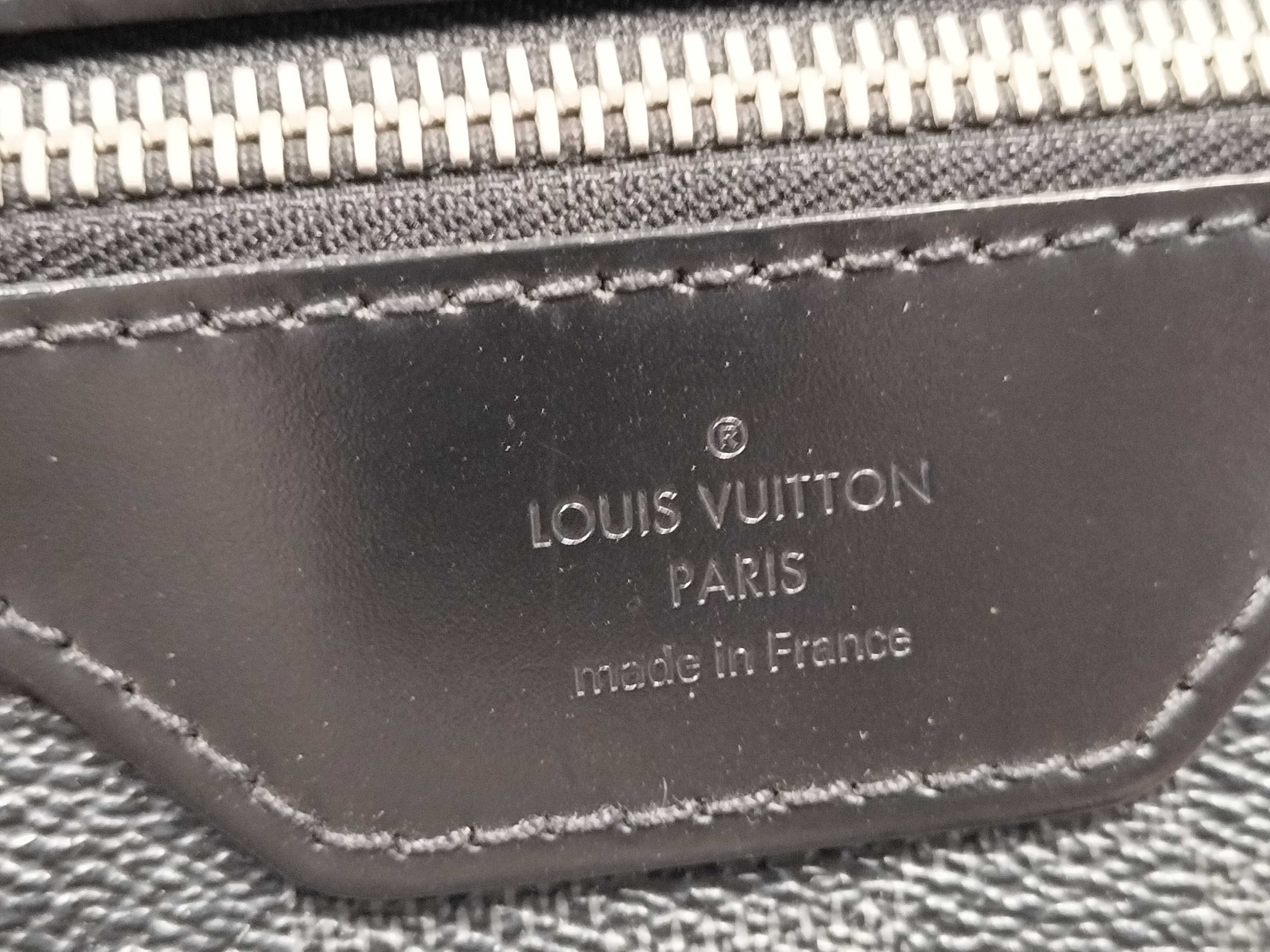 Damier Graphite Louis Vuitton Shoulder Bag — view 15