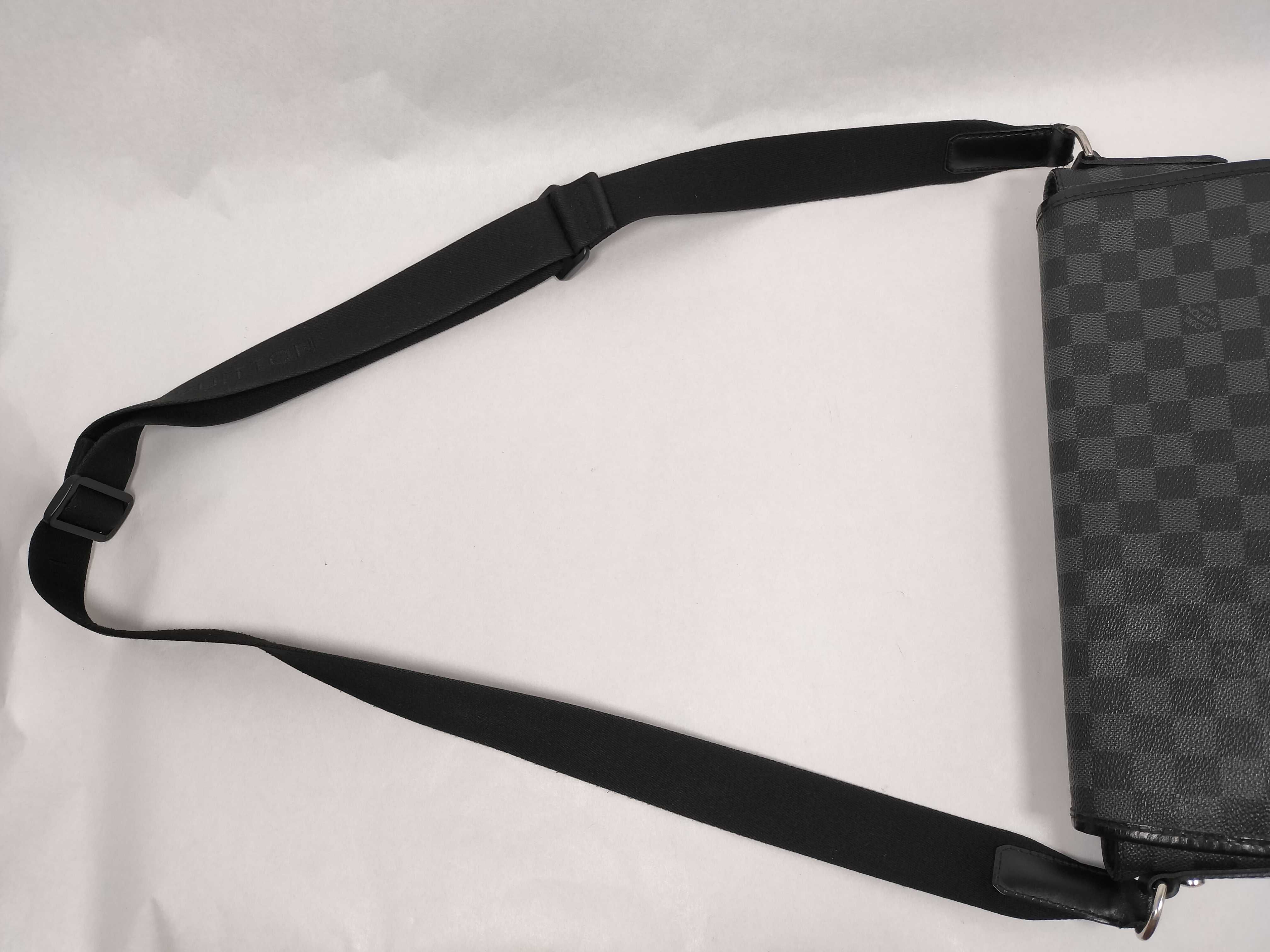 Damier Graphite Louis Vuitton Shoulder Bag — view 3