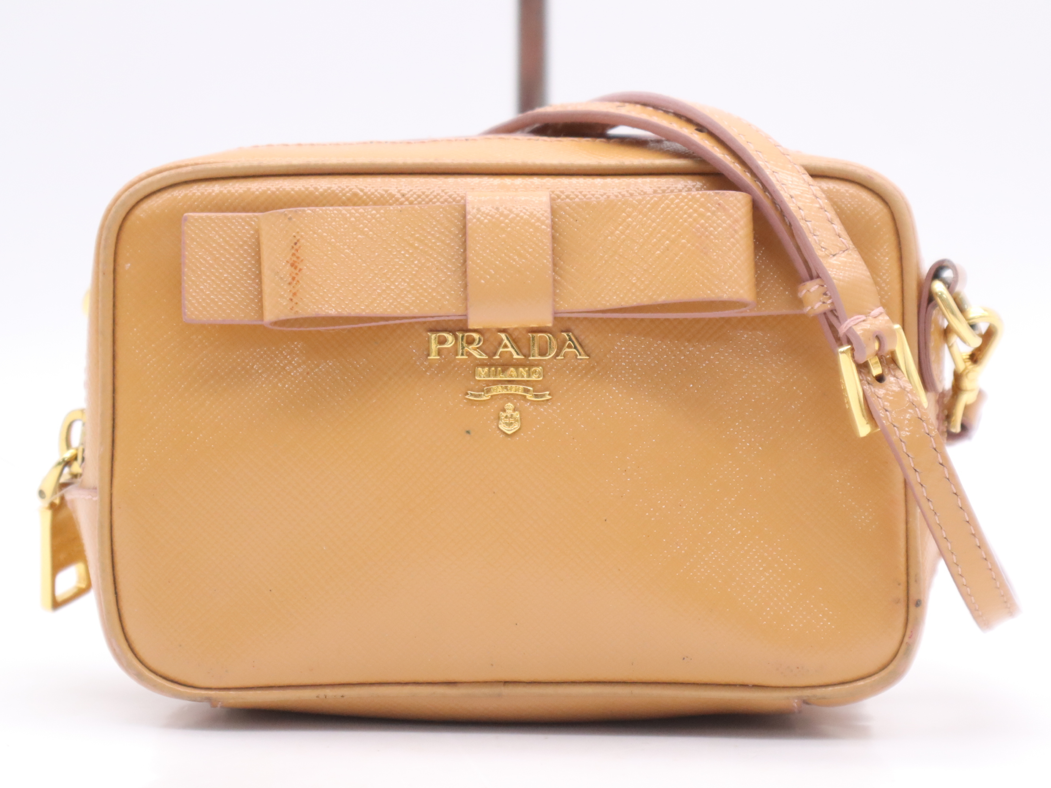Saffiano Vernice Ribbon Camera Bag, Beige, Gold Hardware, with Shoulder Strap, Shoulder Bag