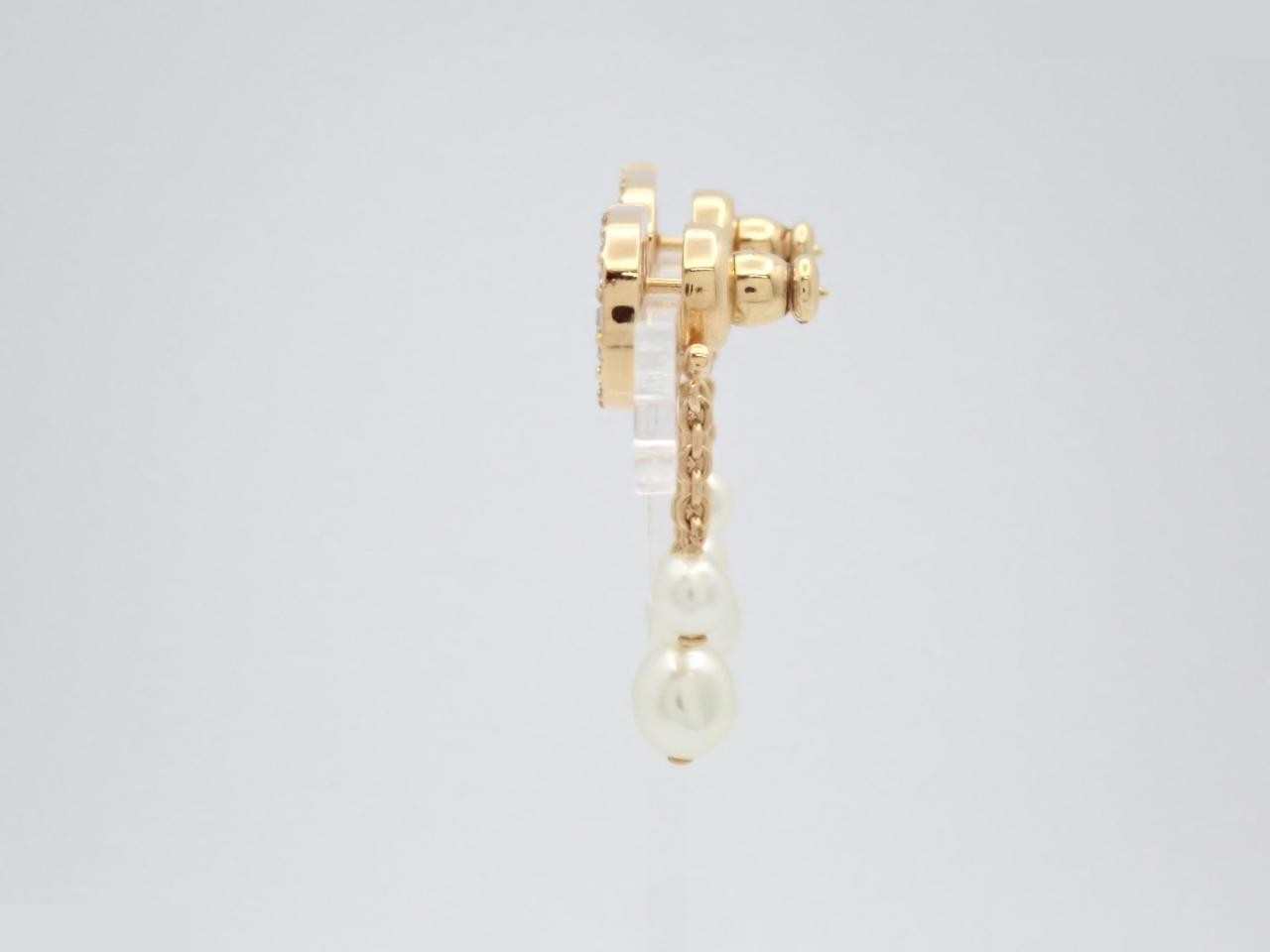 Gold earrings — view 3