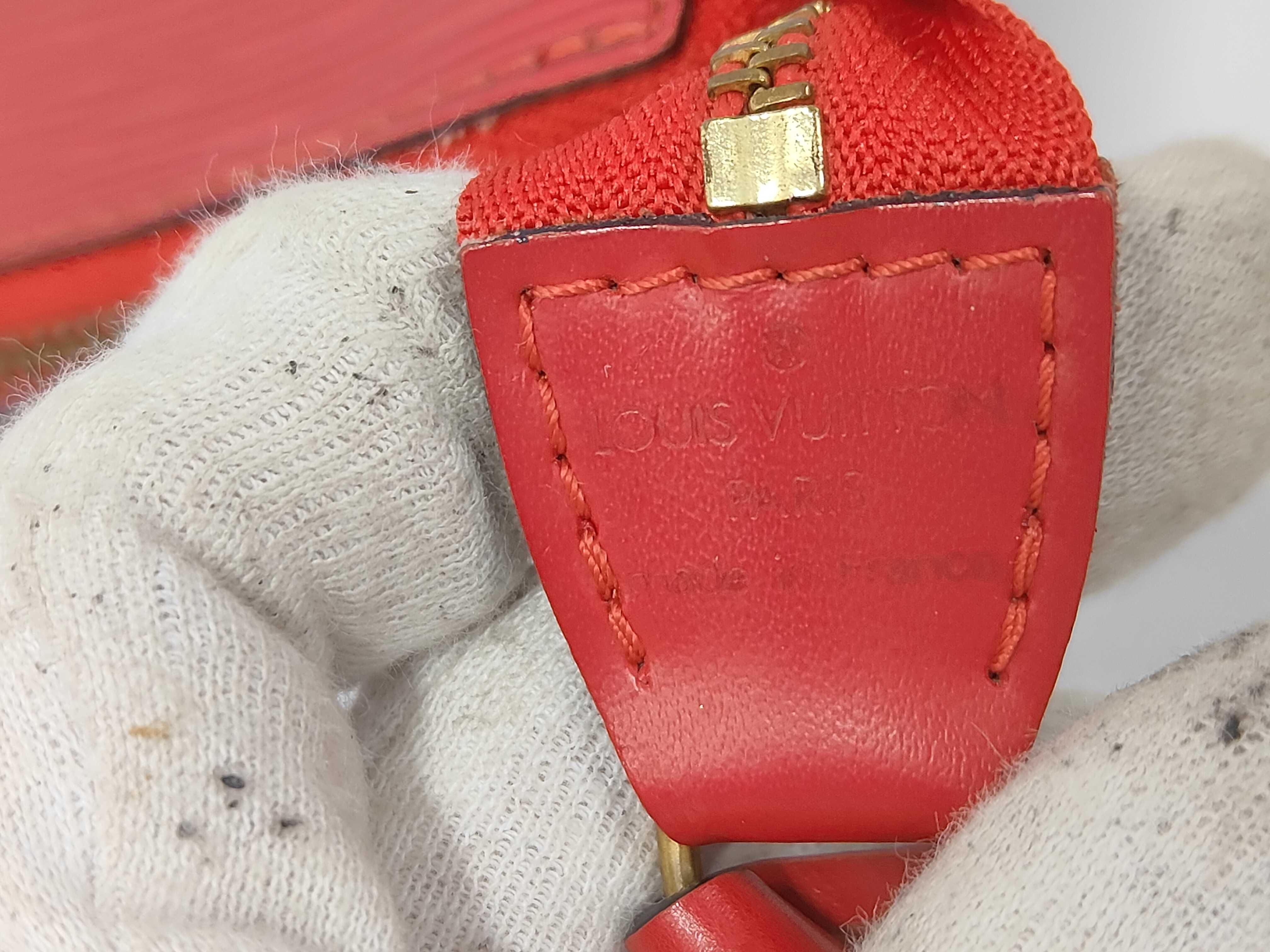 Epi Pochette Accessoires Castilian Red AR0918 Pouch — view 6
