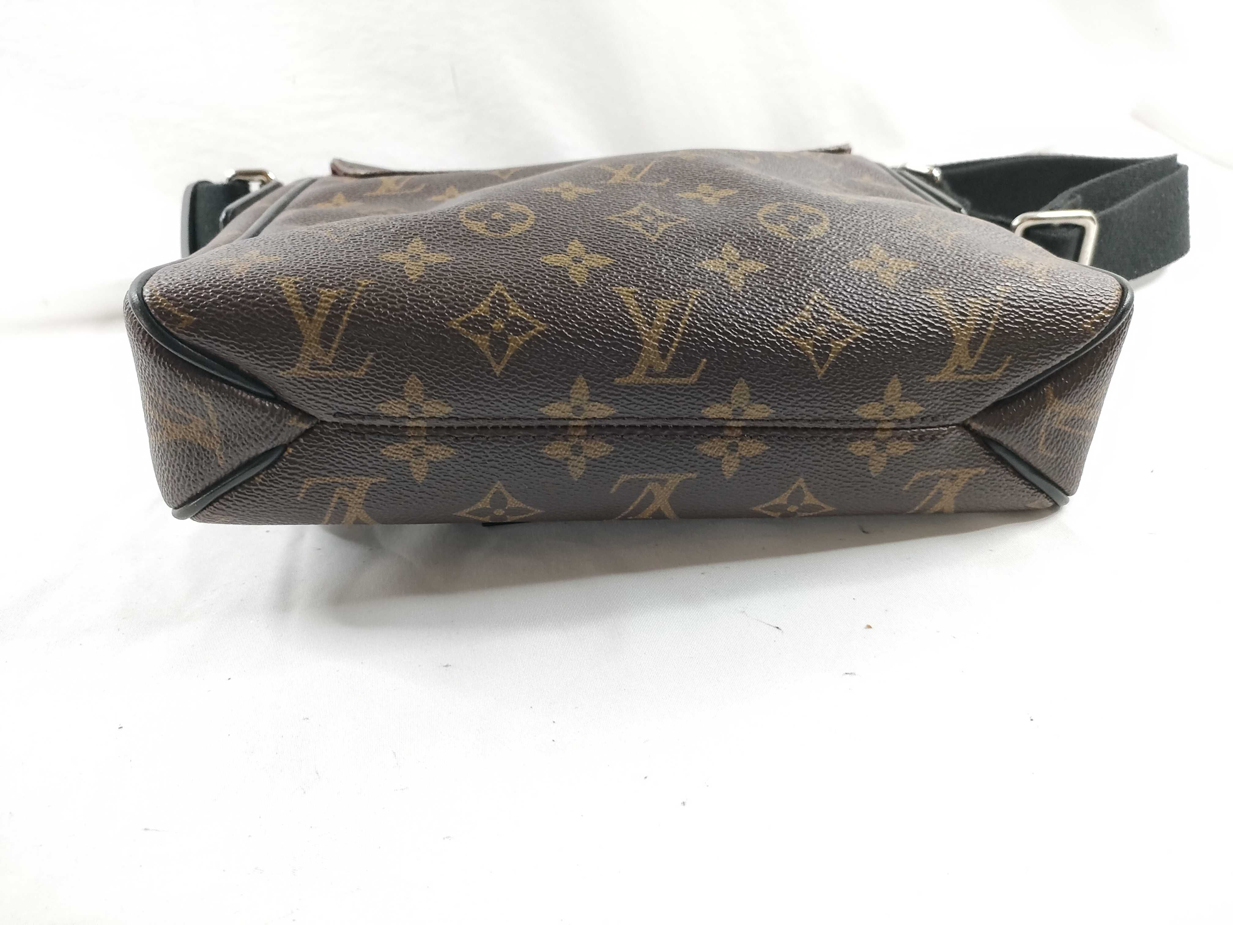 Monogram ID - Monogram Canvas Macassar District PM M40935 CA4124 Shoulder Bag — view 4