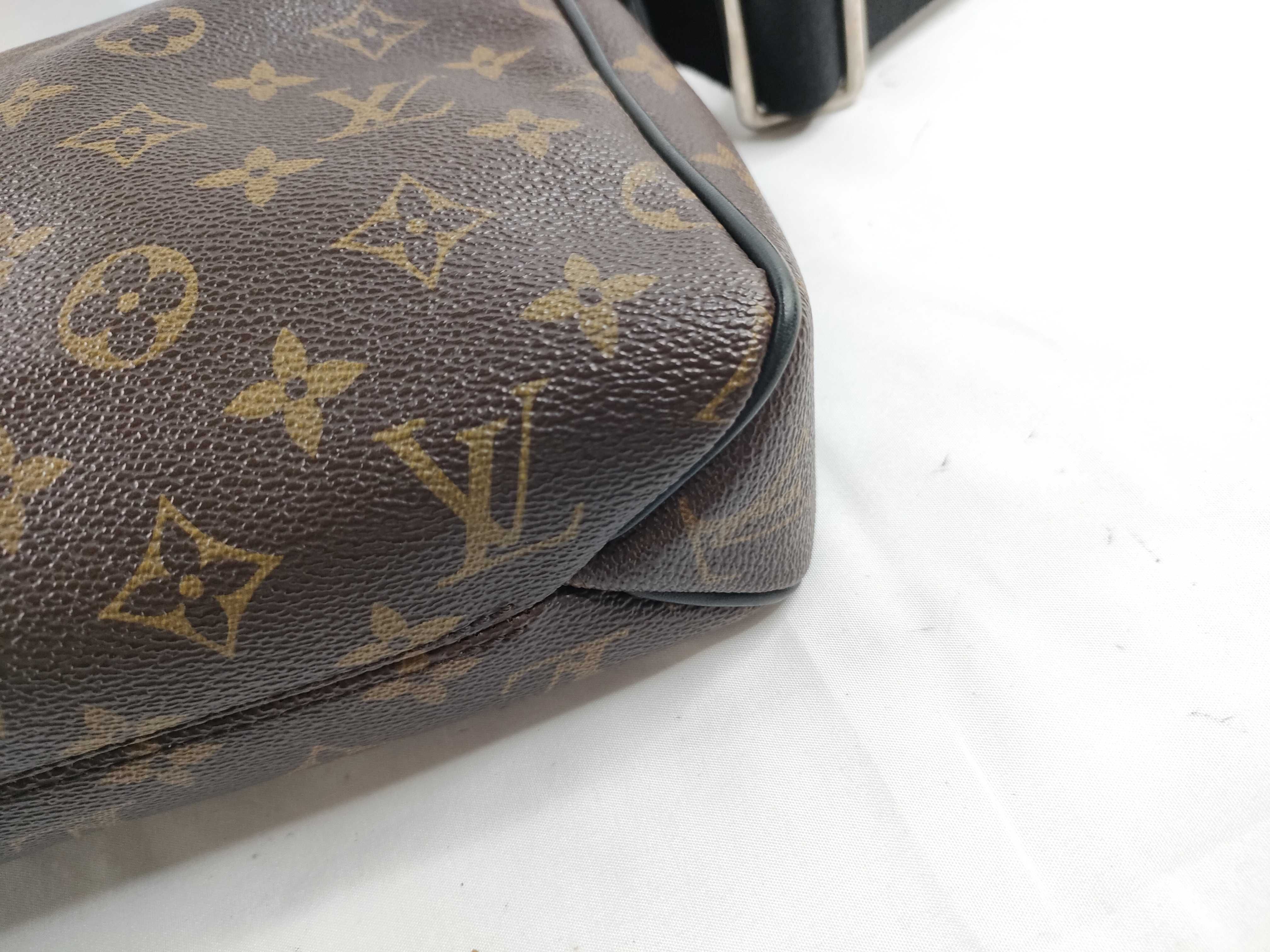 Monogram ID - Monogram Canvas Macassar District PM M40935 CA4124 Shoulder Bag — view 5