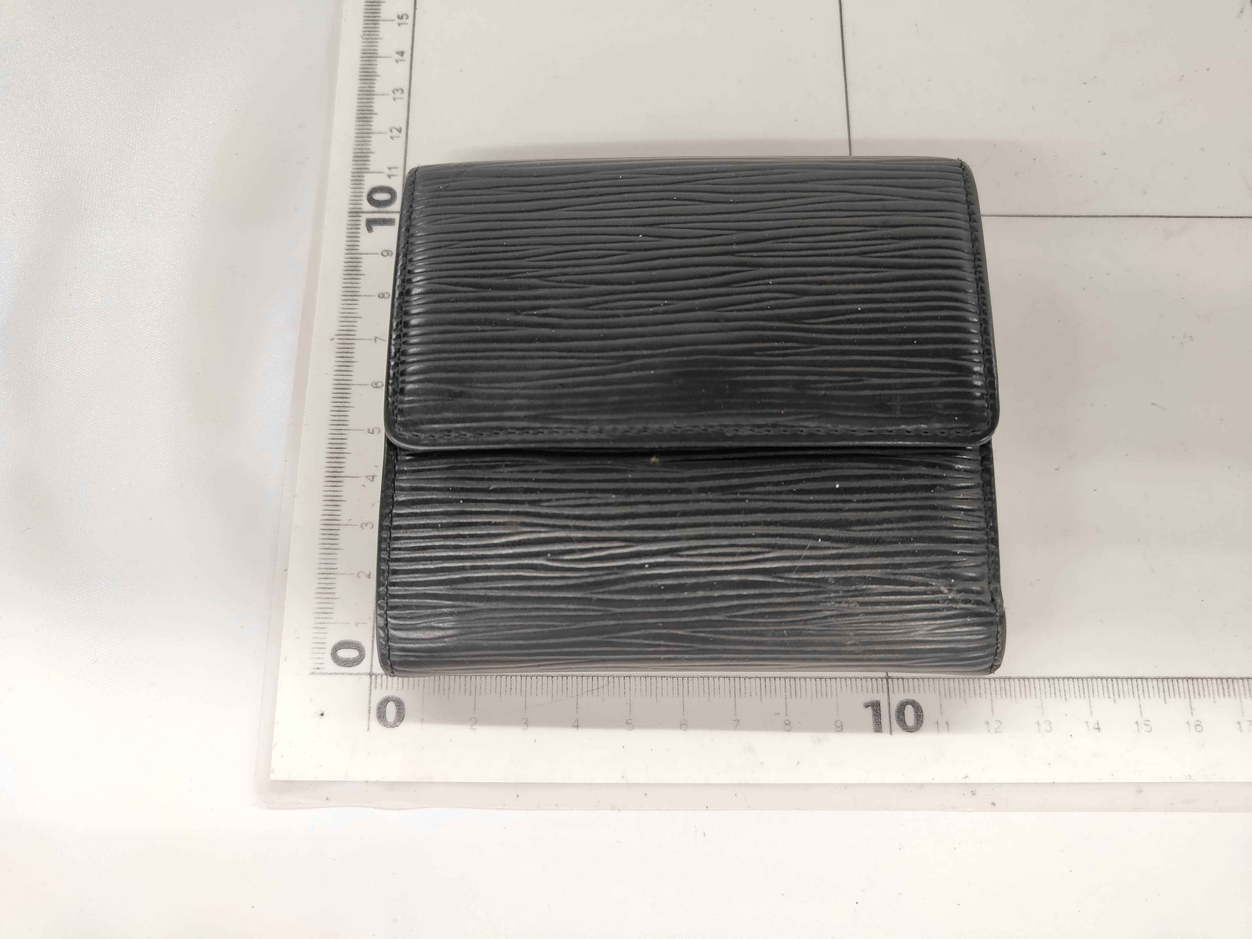 Epi Portemonnaie Cartes Credit M63482 Wallet — view 2