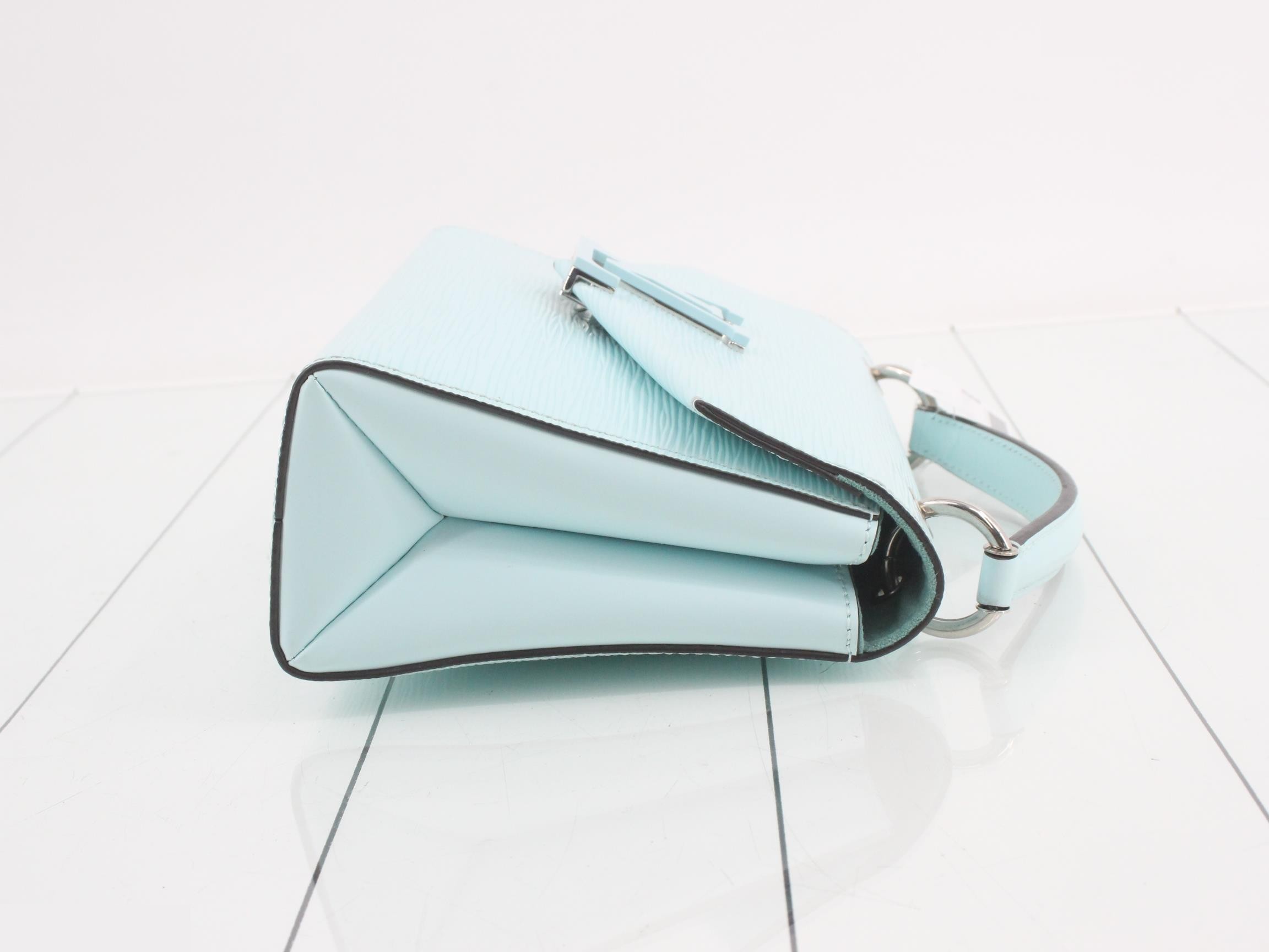 Epi Pochette Grenelle PM Seaside 2-Way Handbag — view 3