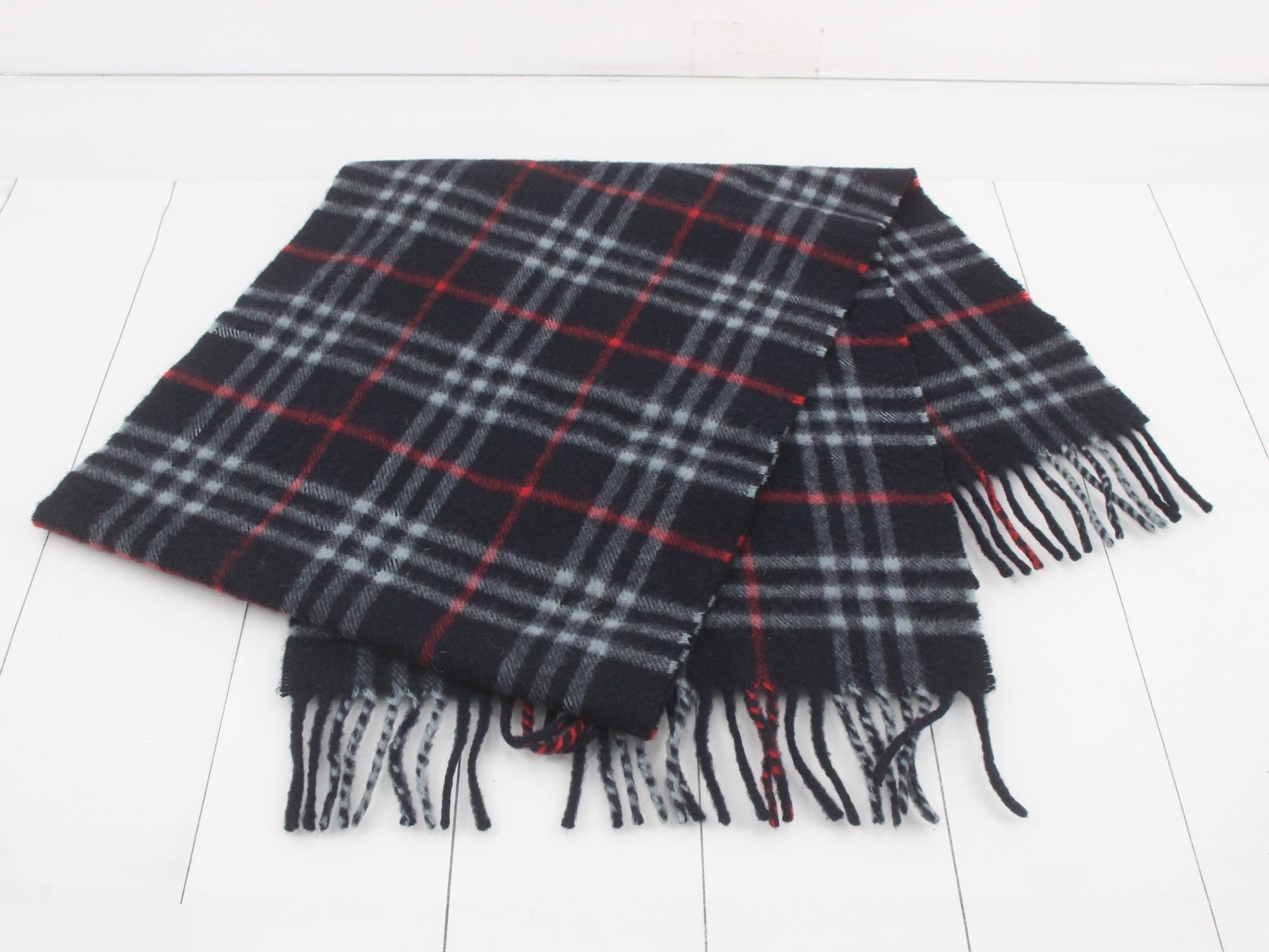 Other lines: Small items, accessories, and scarves — view 3