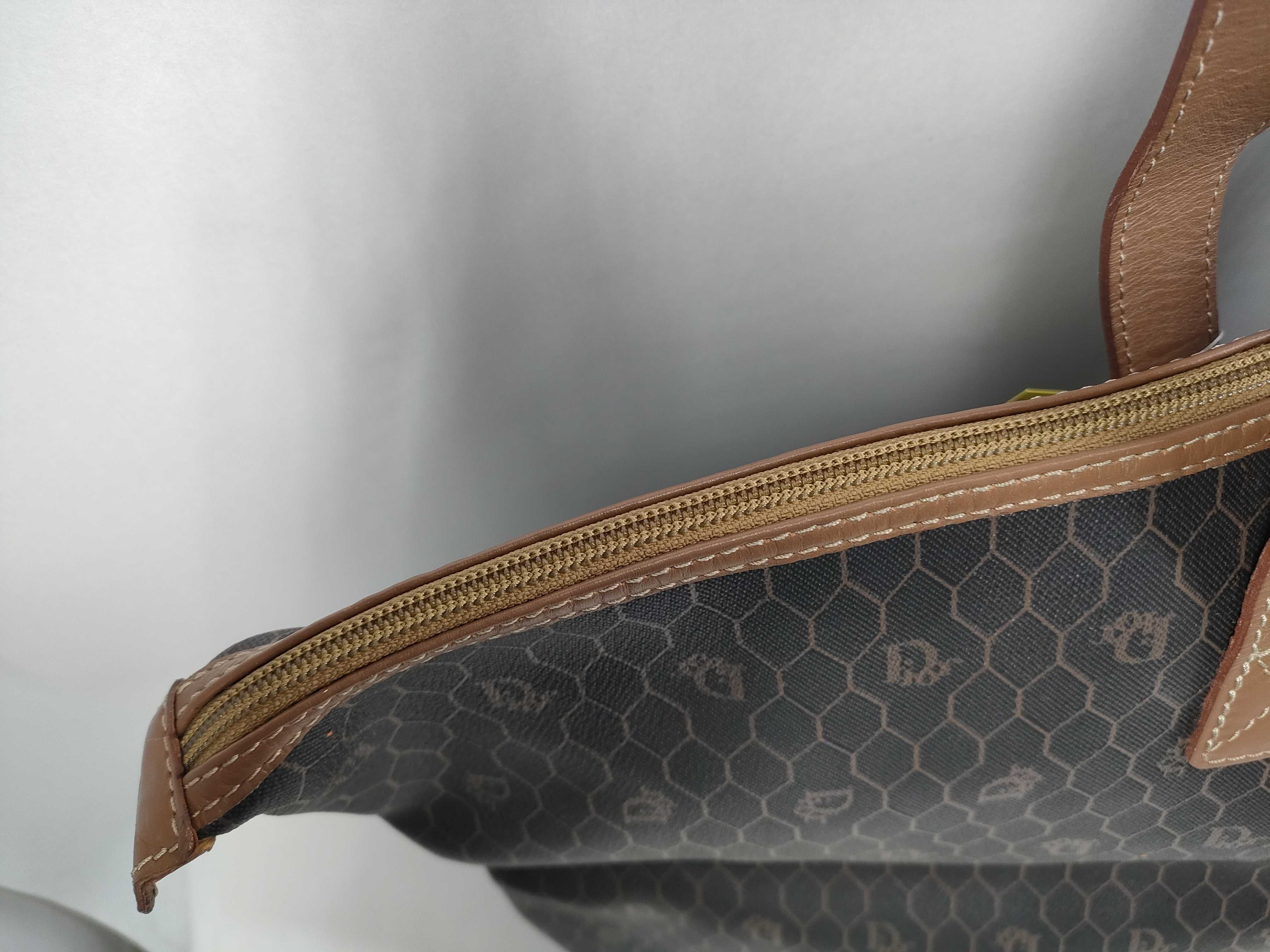 Honeycomb Pattern PVC Tote Bag — view 5