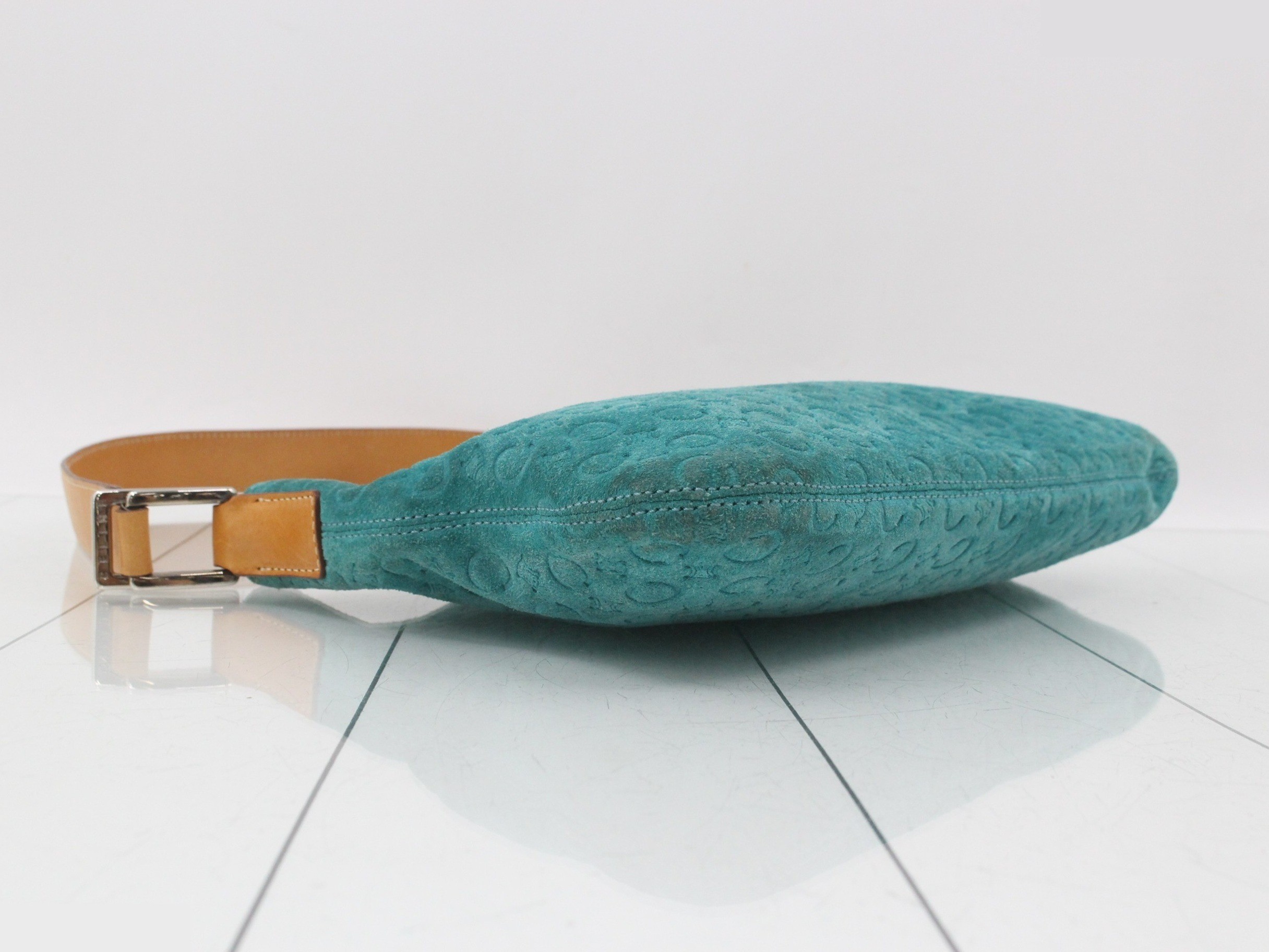 One-shoulder suede bag — view 5