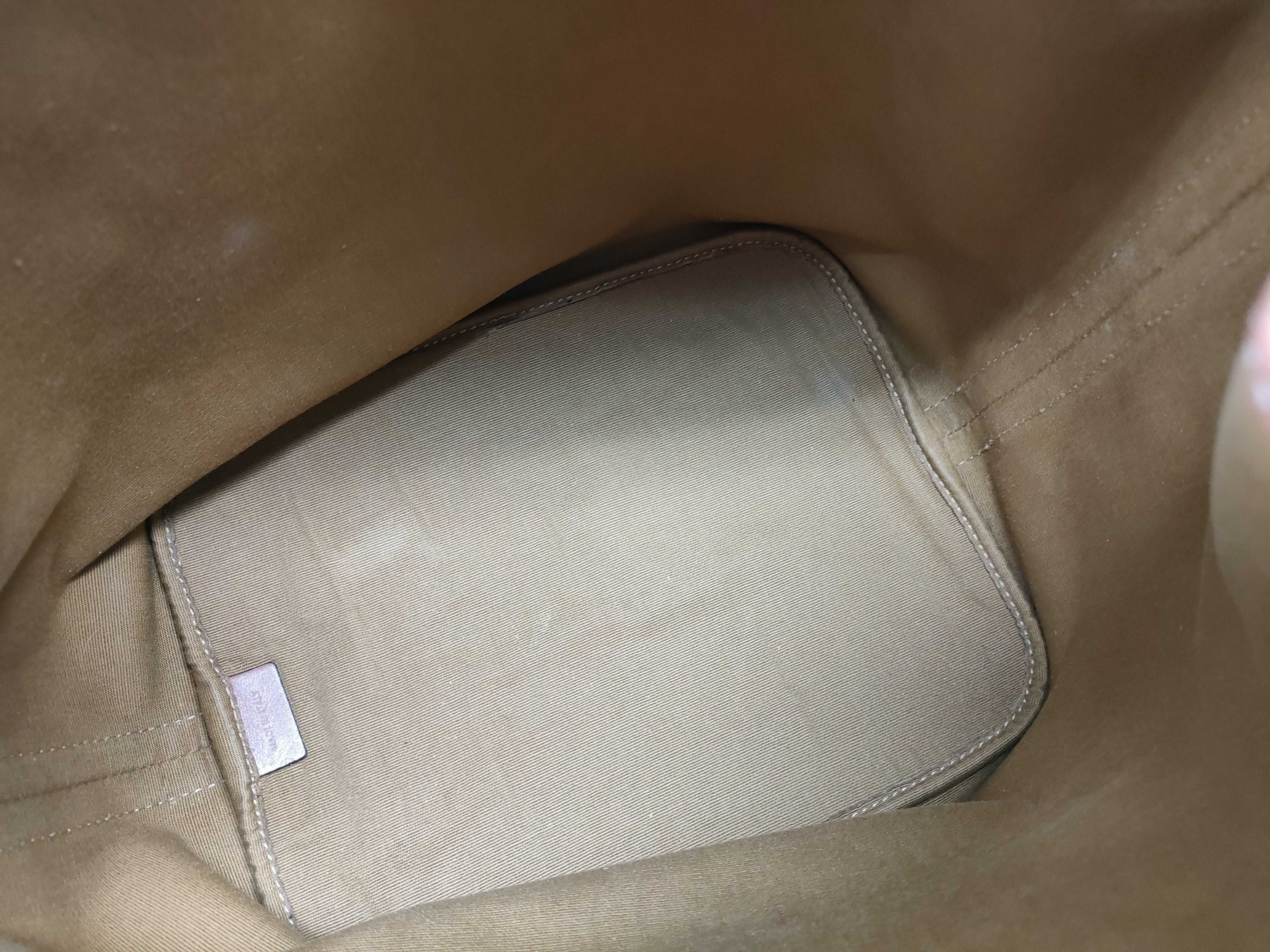 Triomphe Bucket Shoulder Bag — view 9