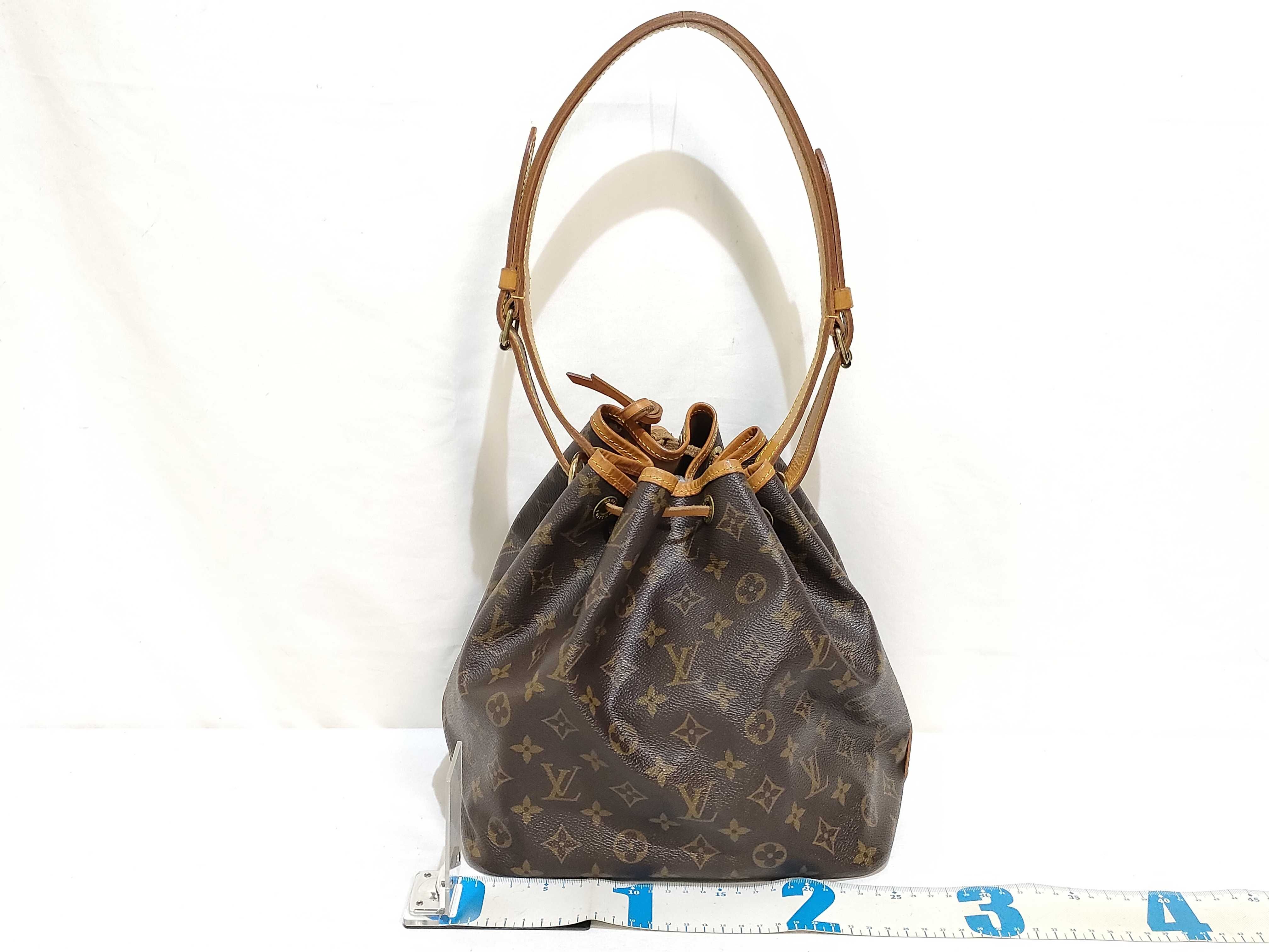 Monogram LV Noé Shoulder Bag — view 2