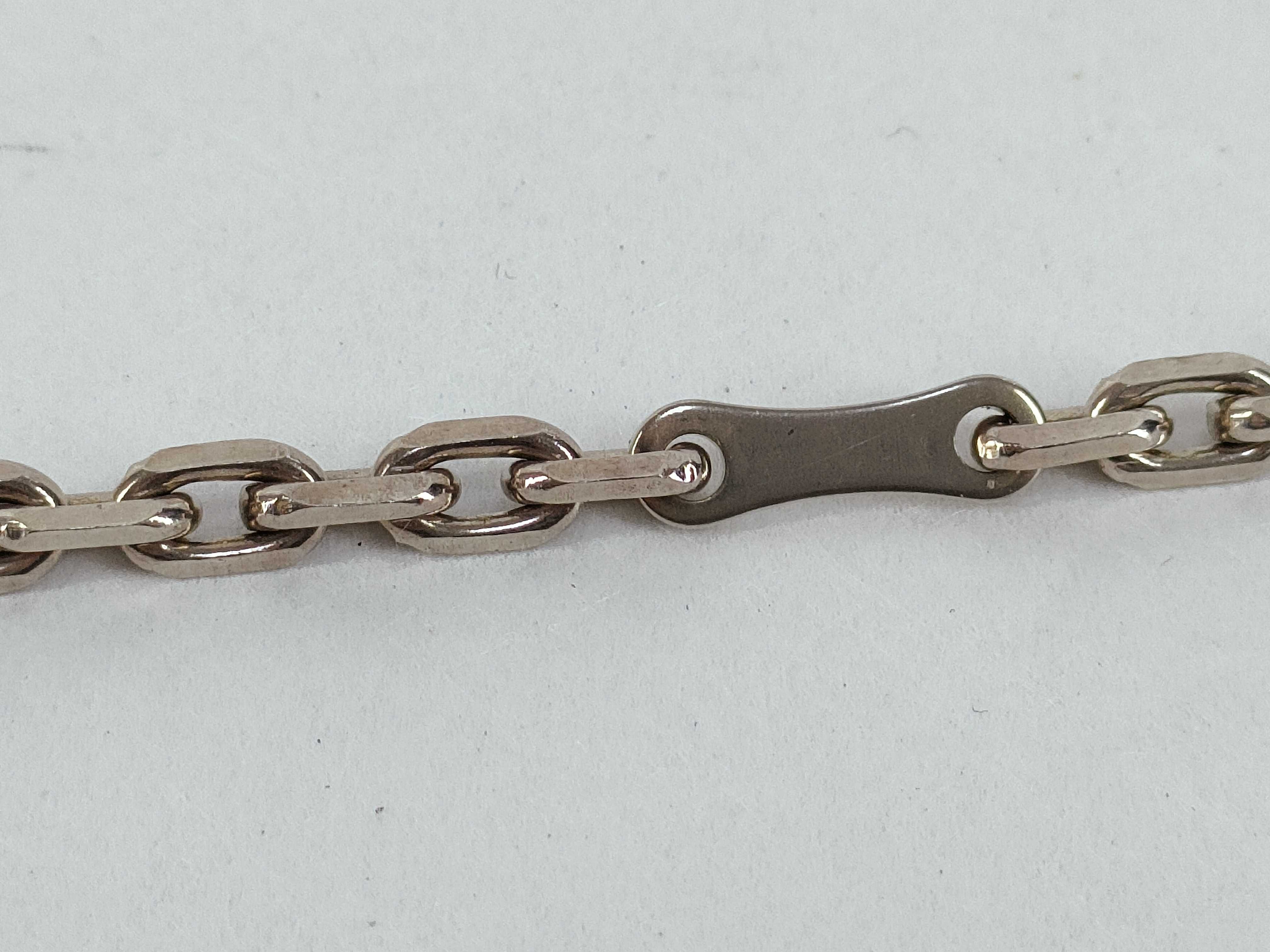charm — view 6