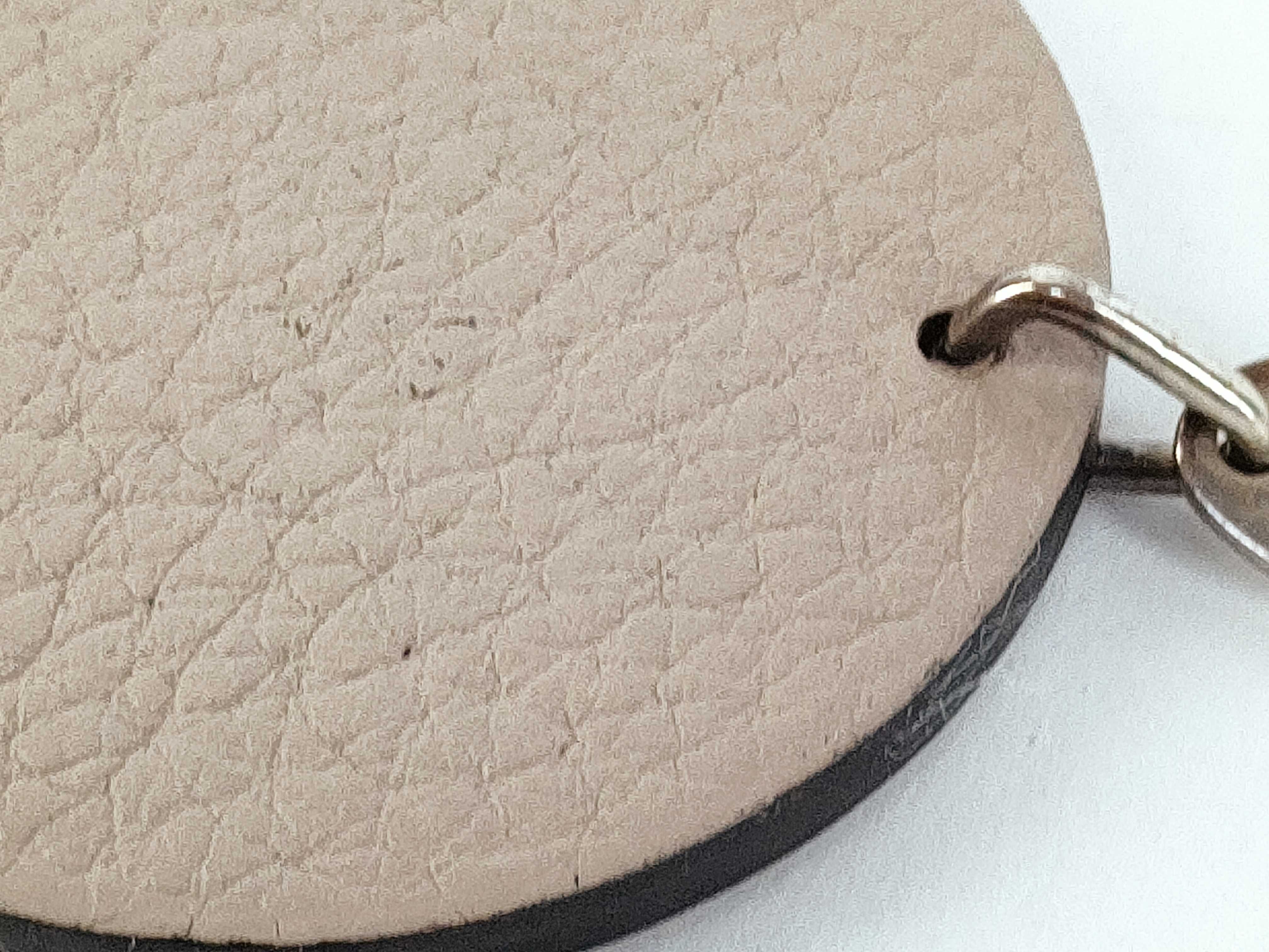 charm — view 7