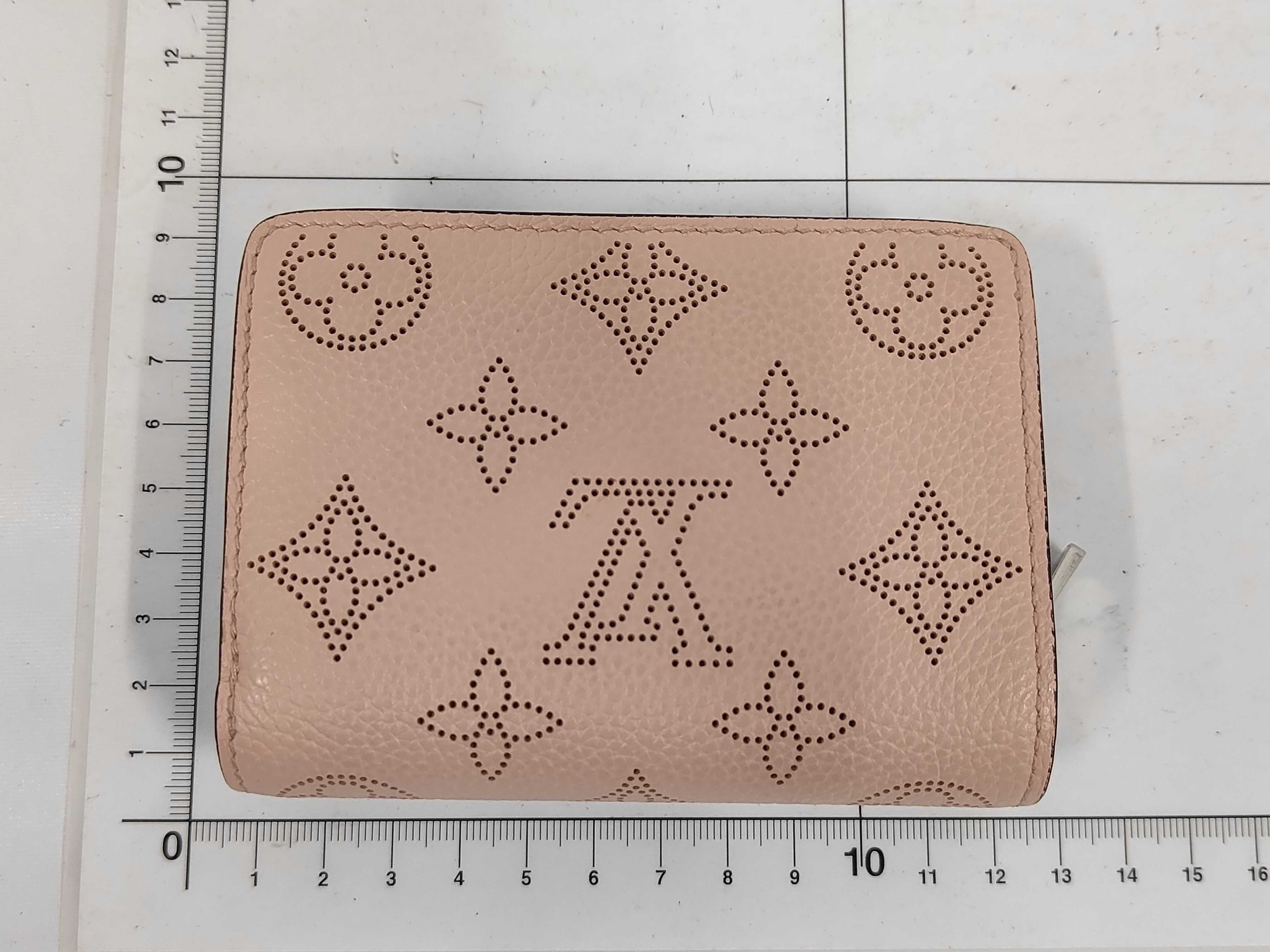 Monogram Mahina Portefeuille Claire Bi-fold Wallet (RFID detected) M80629 Wallet — view 2