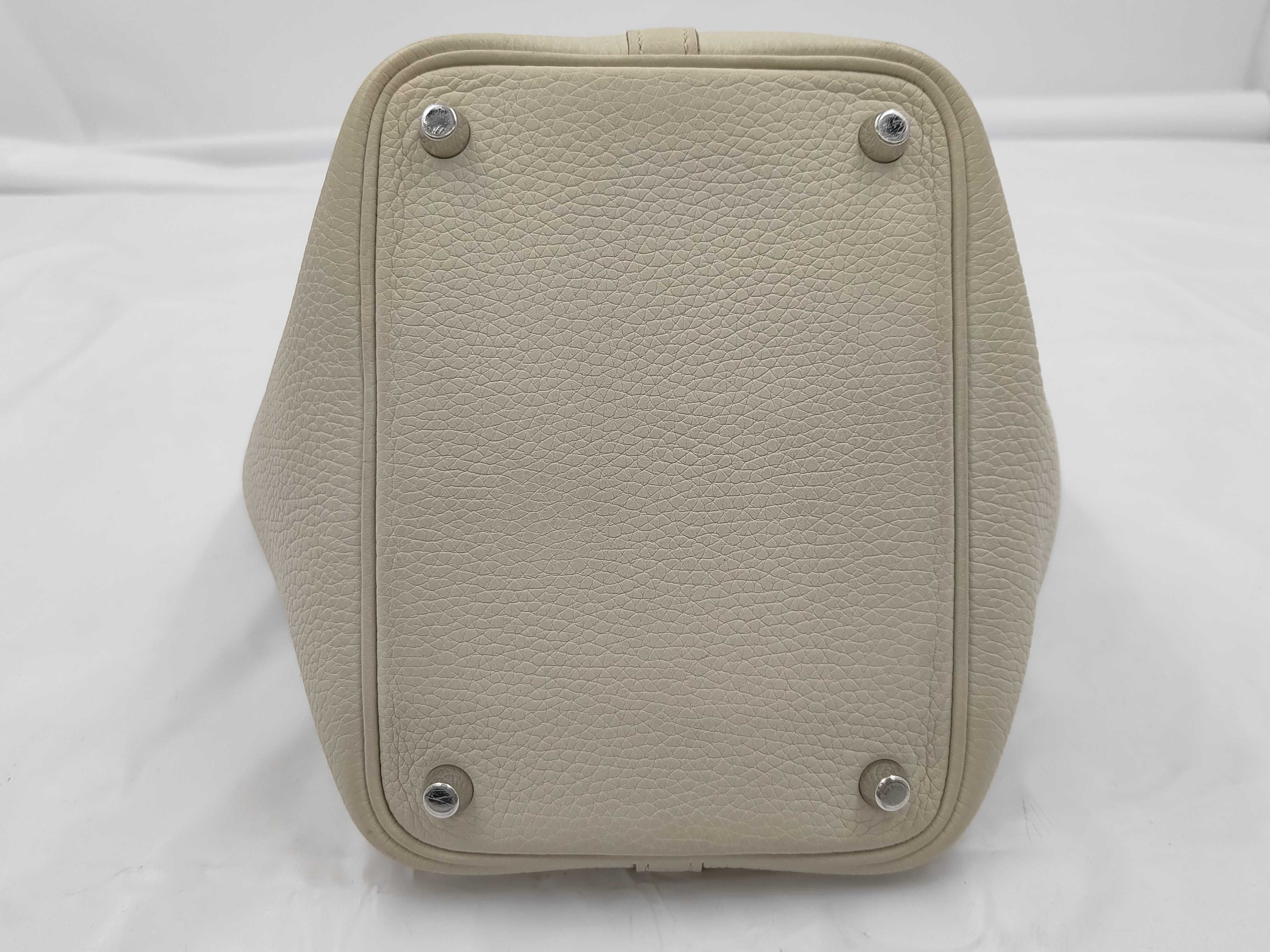 Picotin Lock PM handbag, Taurillon leather, silver hardware, W stamp. — view 6