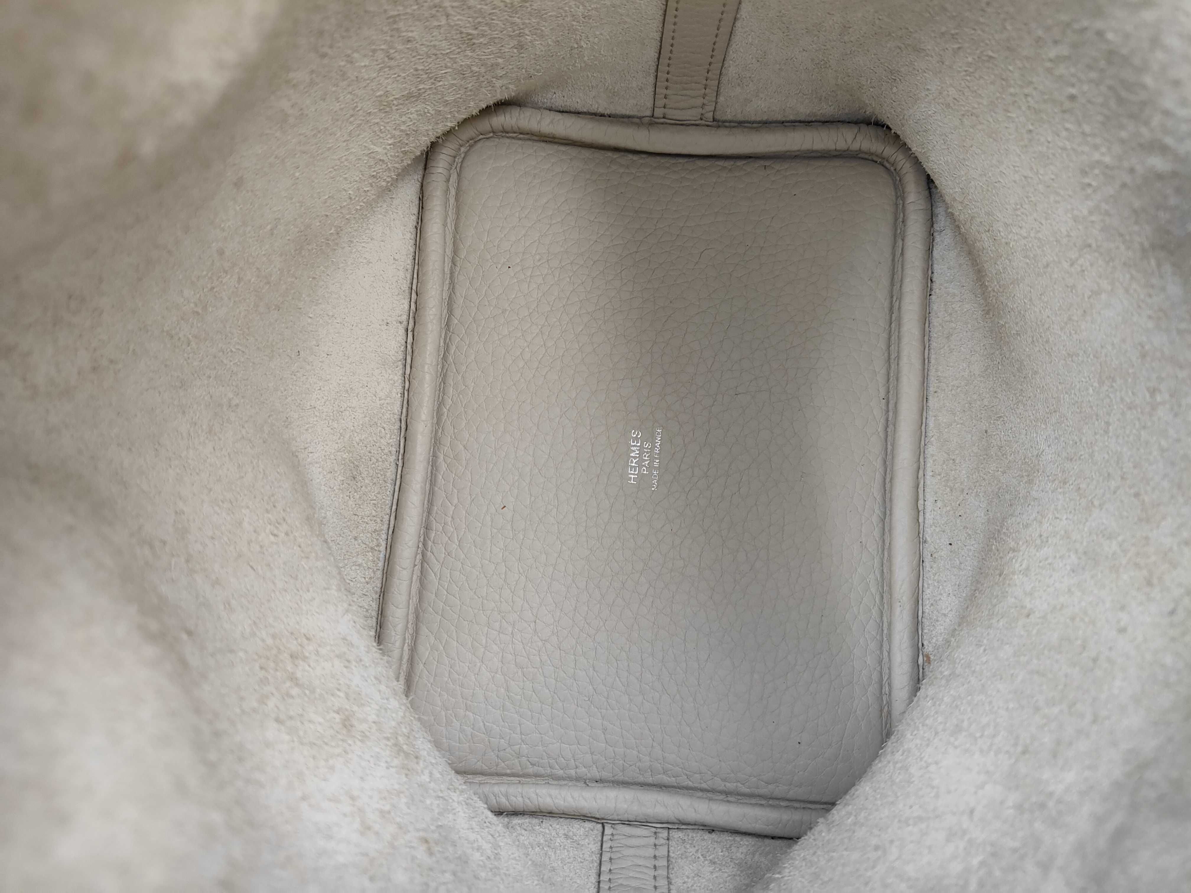 Picotin Lock PM handbag, Taurillon leather, silver hardware, W stamp. — view 8