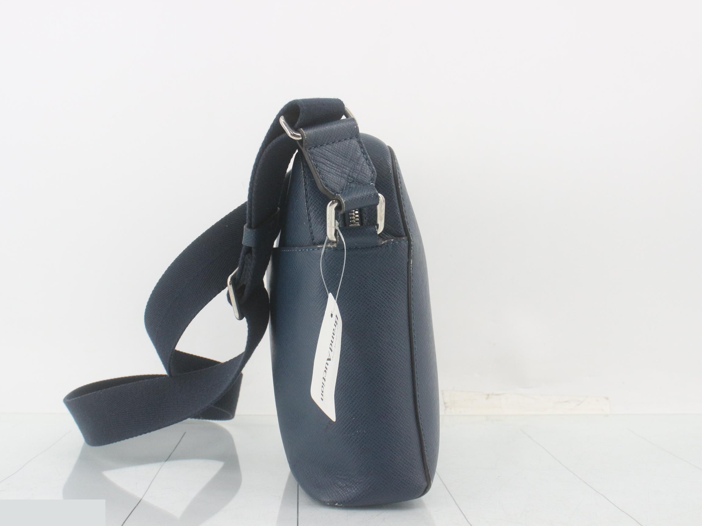 Taiga Anton Messenger PM Blue Marine Shoulder Bag — view 3