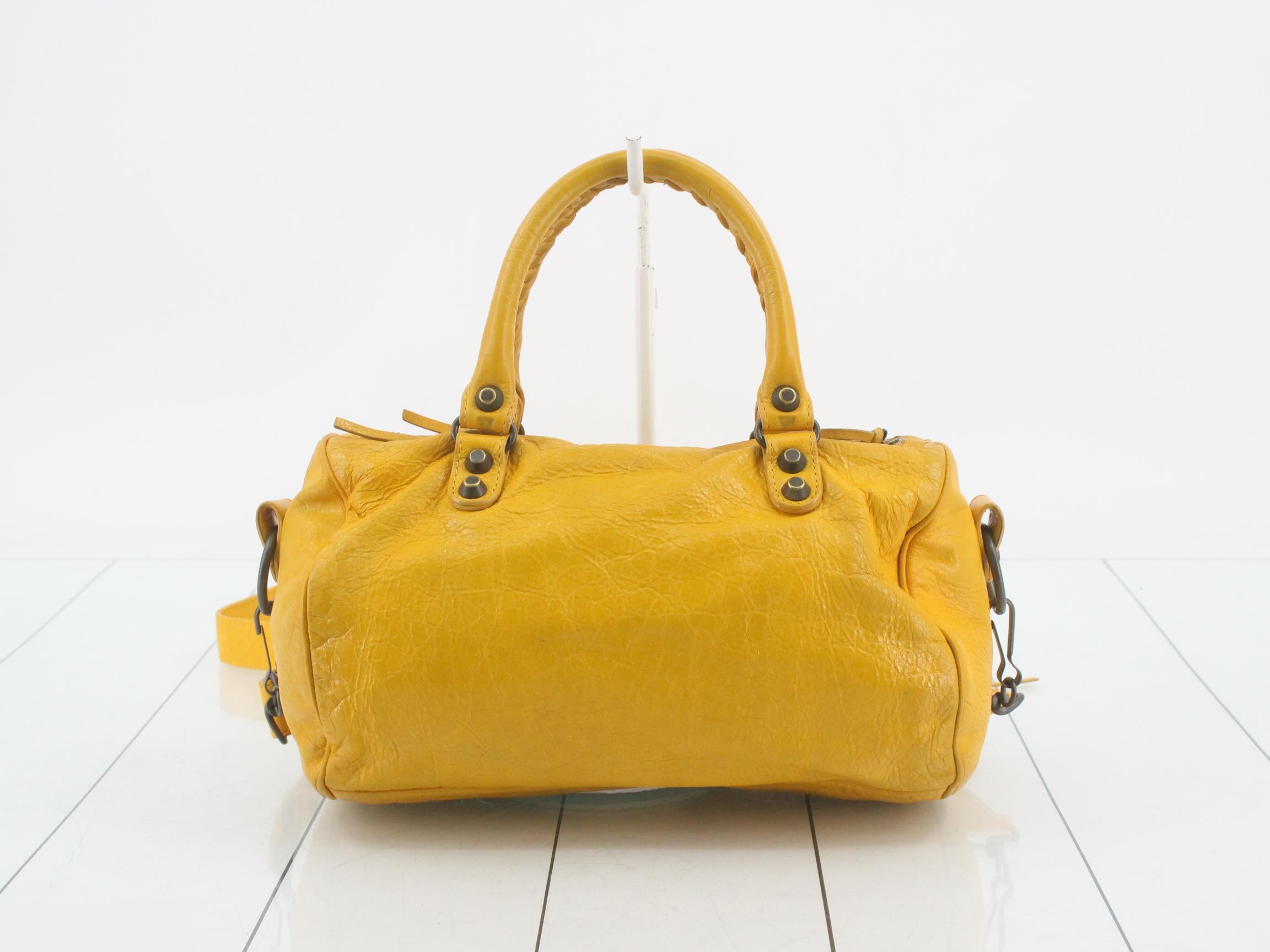 Classic handbag — view 2