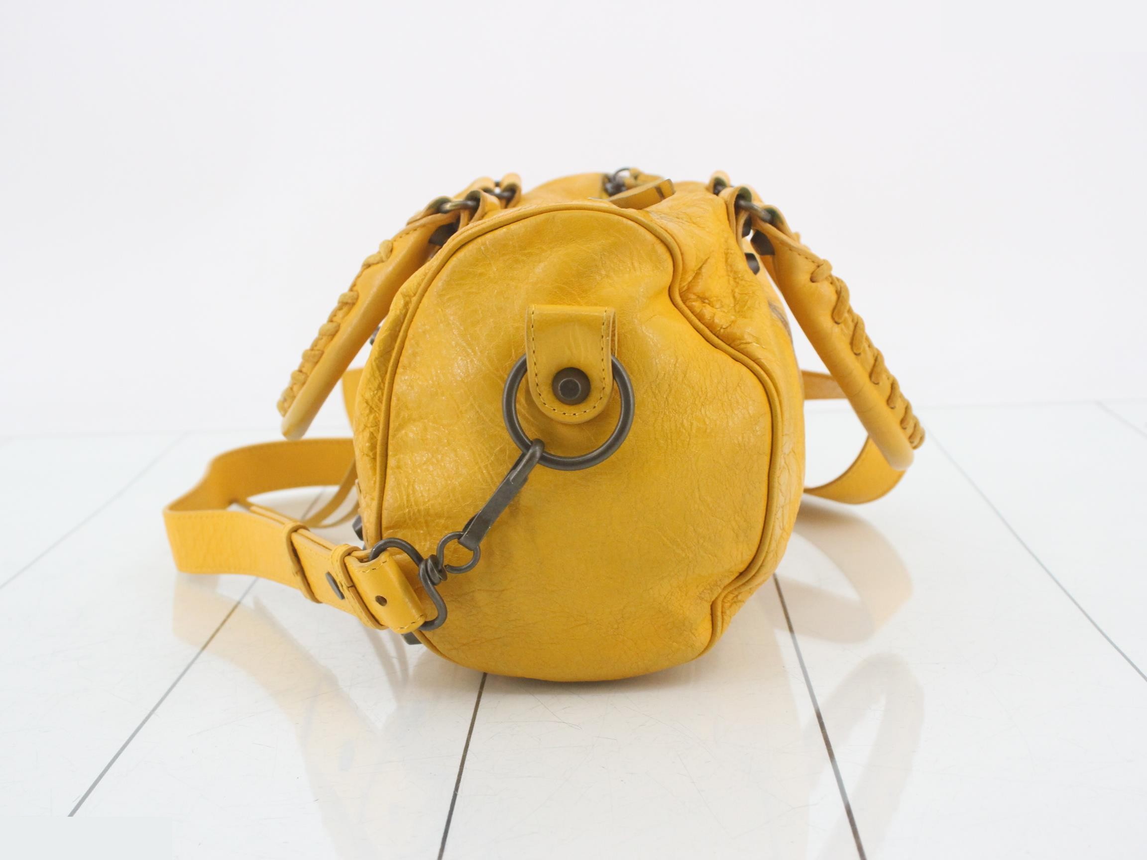 Classic handbag — view 3