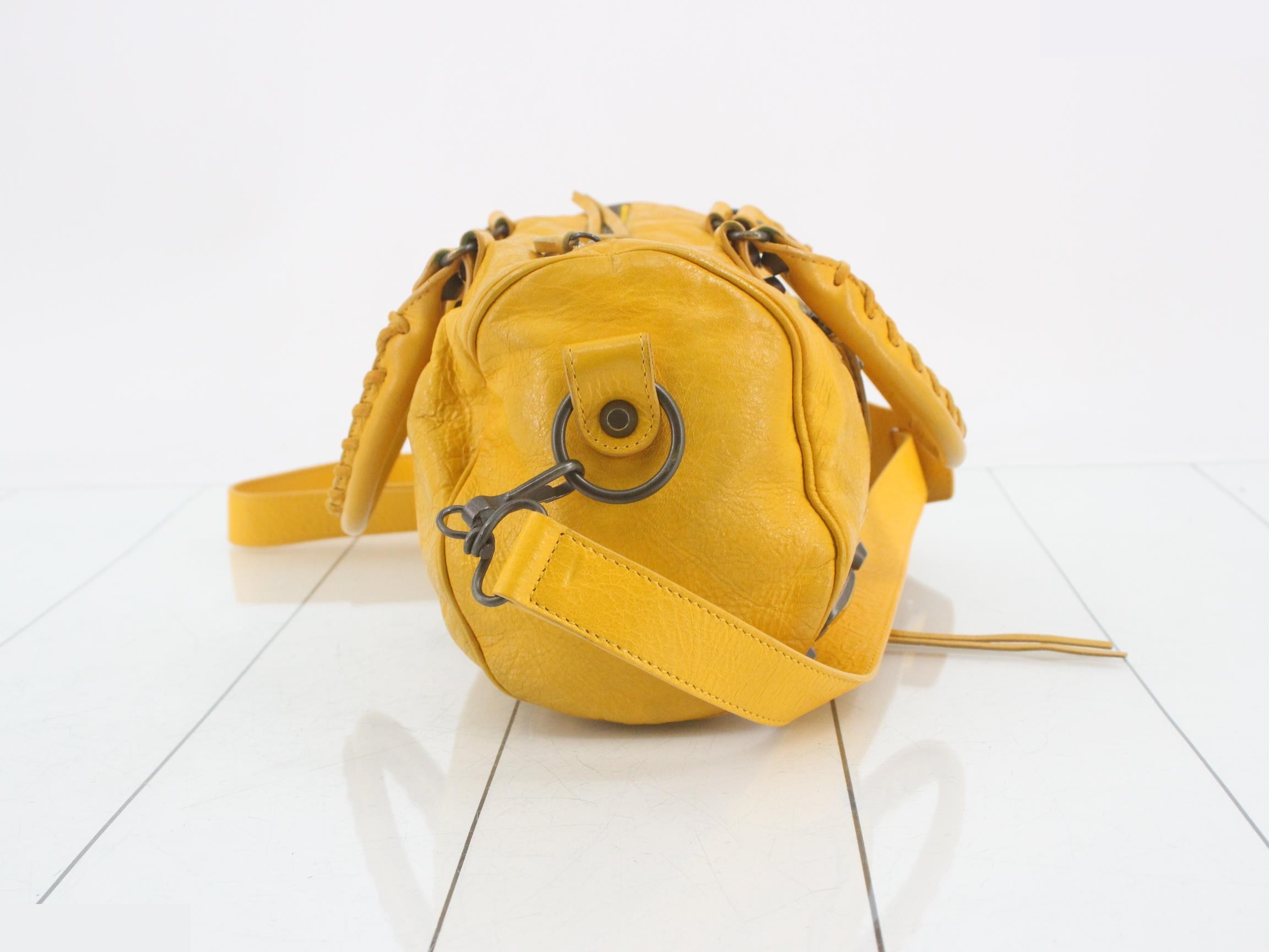 Classic handbag — view 4
