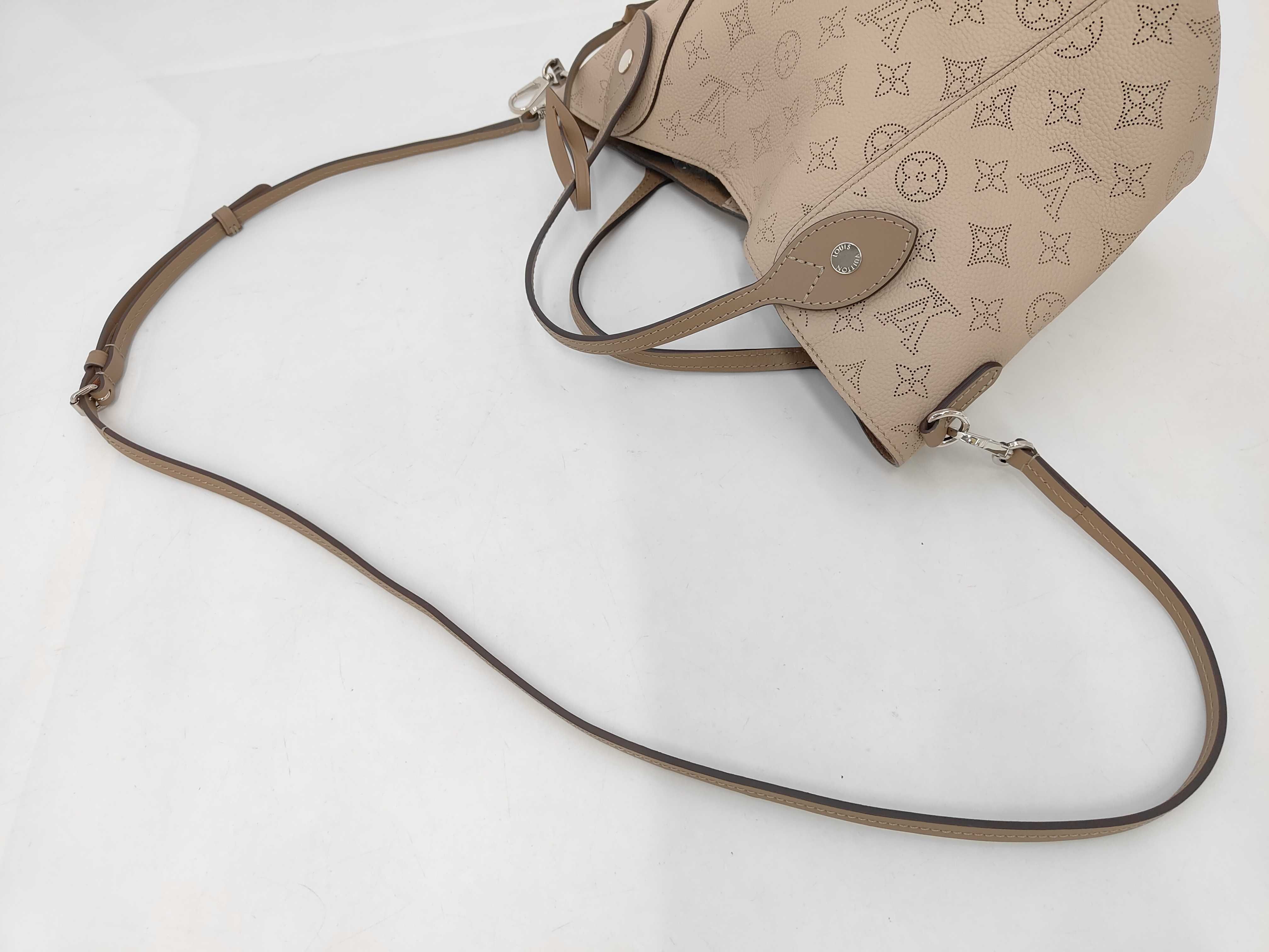 Mahina PM Shoulder Bag Tote Bag M54351 (Missing Pouch) RFID Handbag (Excellent Condition) — view 4