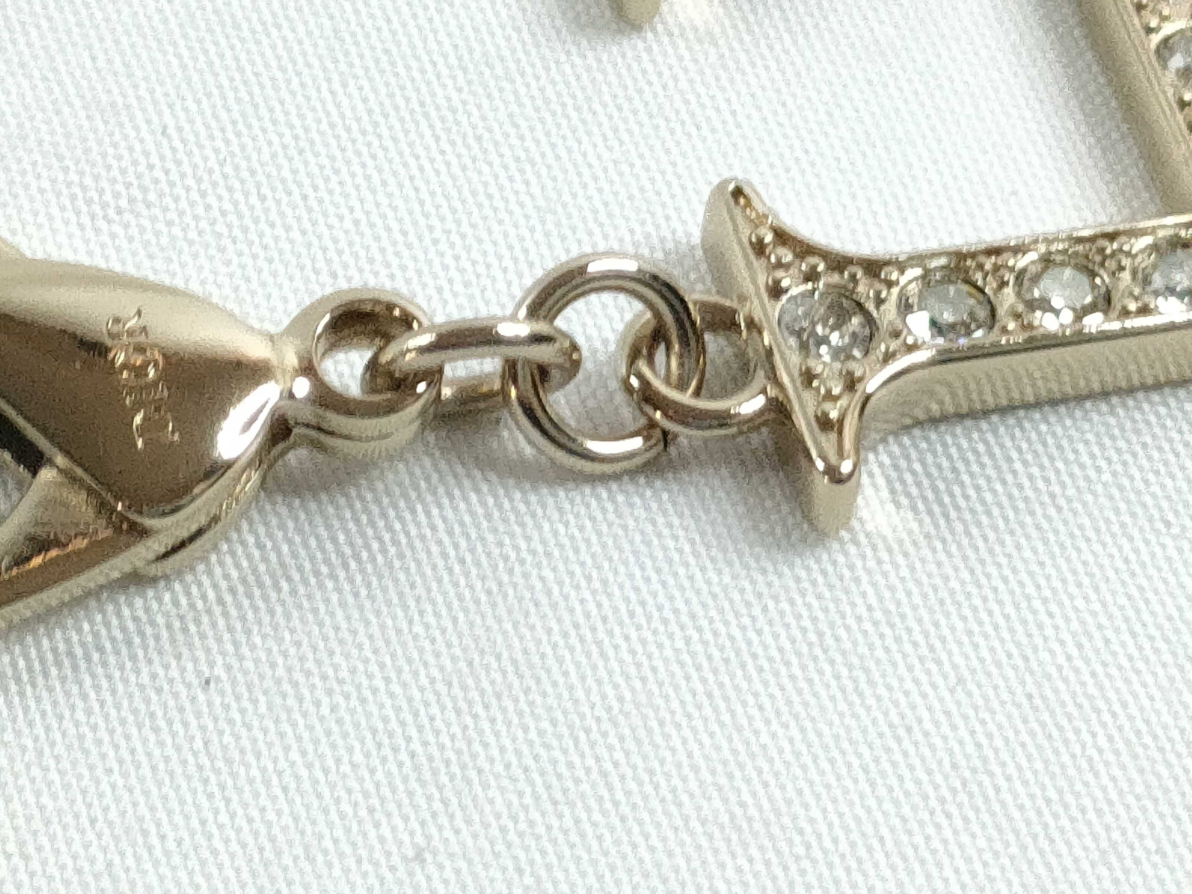 Roman alphabet charm "H" with tag and dust bag. — view 5