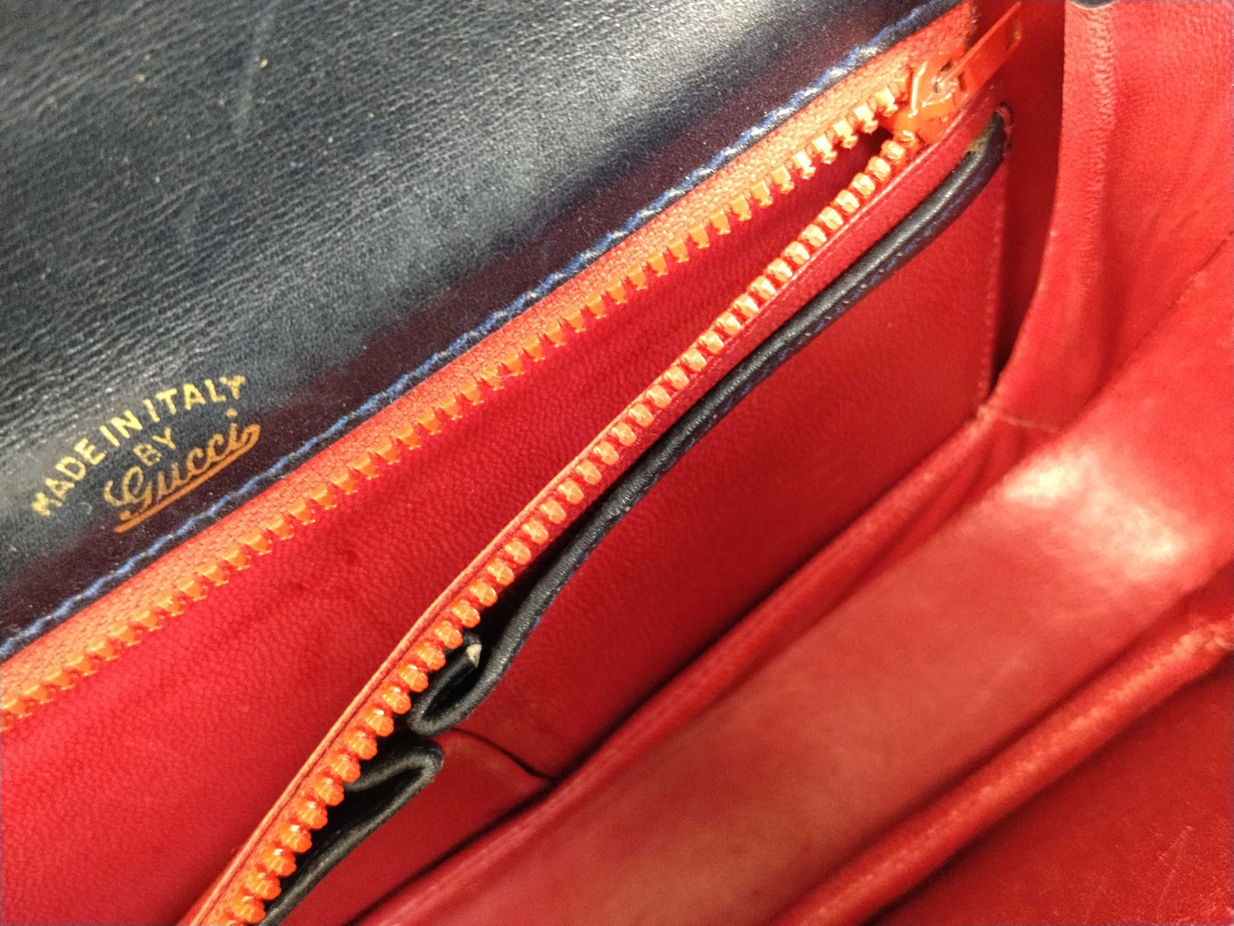 GG Supreme Gucci Shoulder Bag — view 13