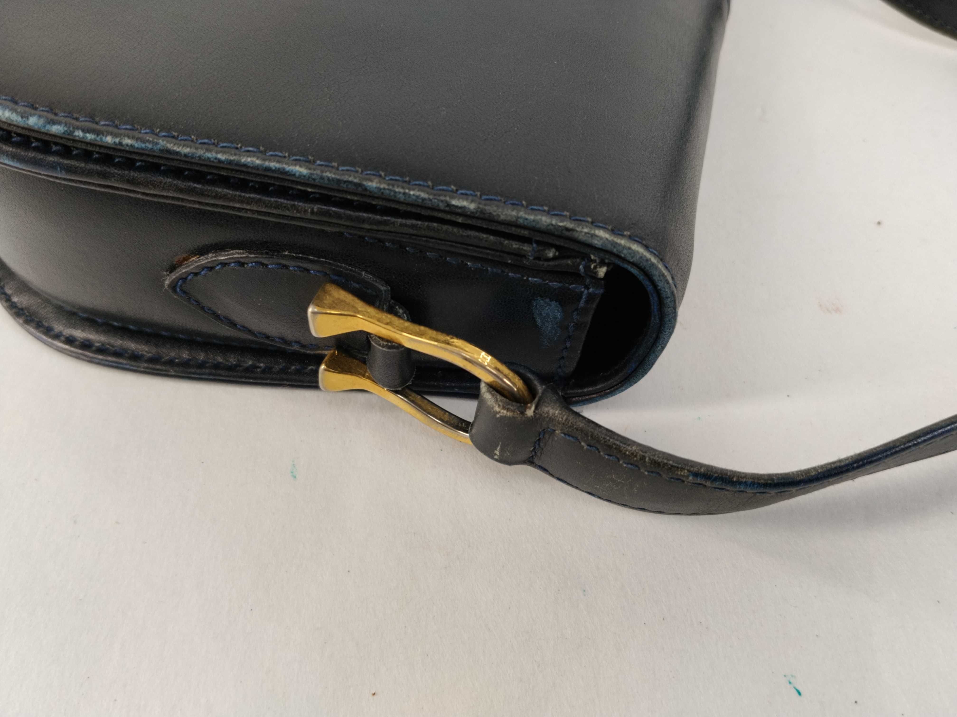 GG Supreme Gucci Shoulder Bag — view 5