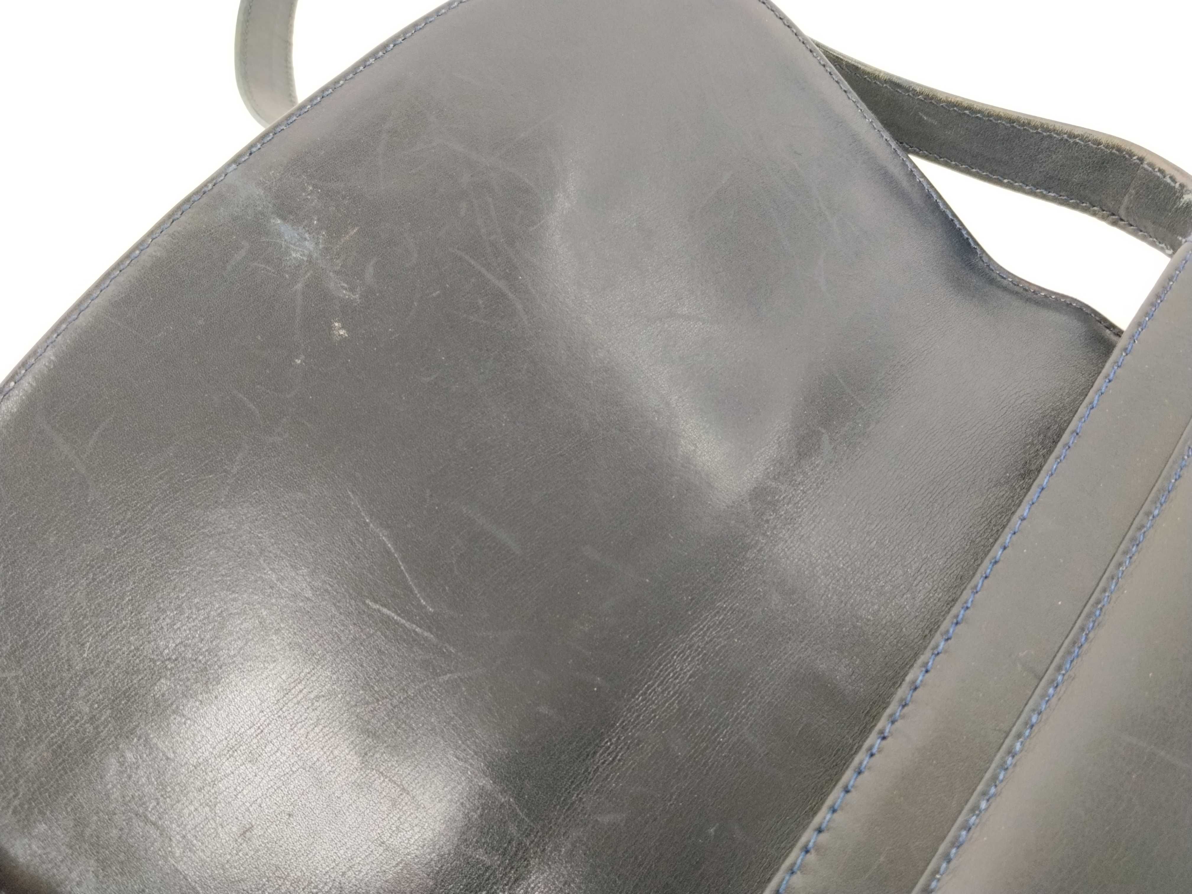 GG Supreme Gucci Shoulder Bag — view 9