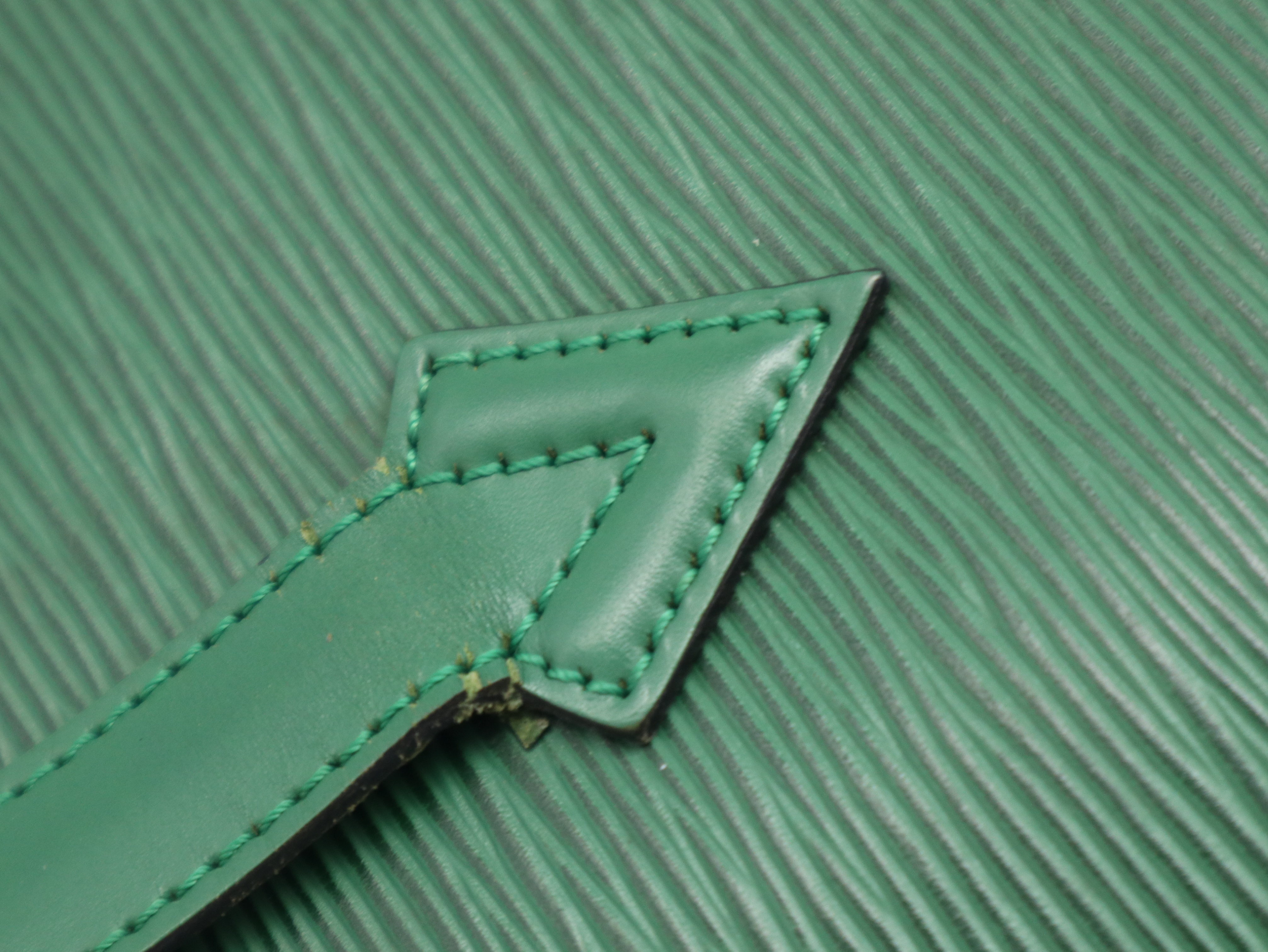 M52264 Epi Saint Jacques Shopping Borneo Green Tote Bag — view 8