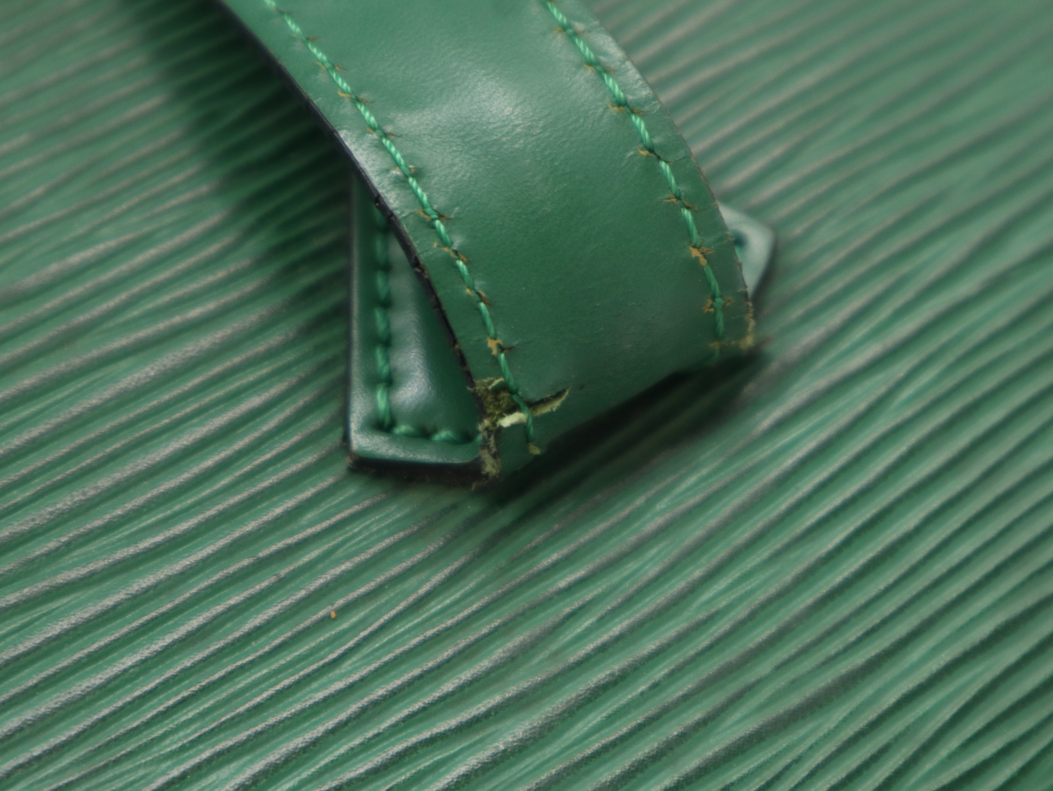 M52264 Epi Saint Jacques Shopping Borneo Green Tote Bag — view 9