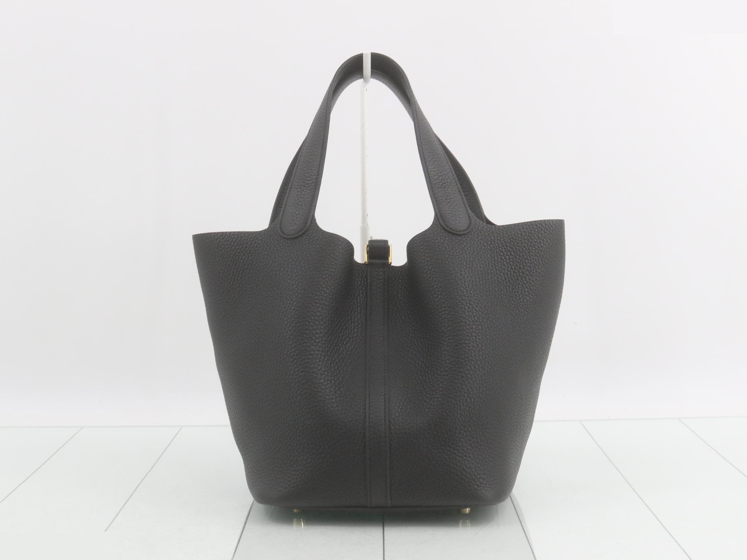 Picotin Lock MM handbag, black, gold hardware, B stamp. — view 2