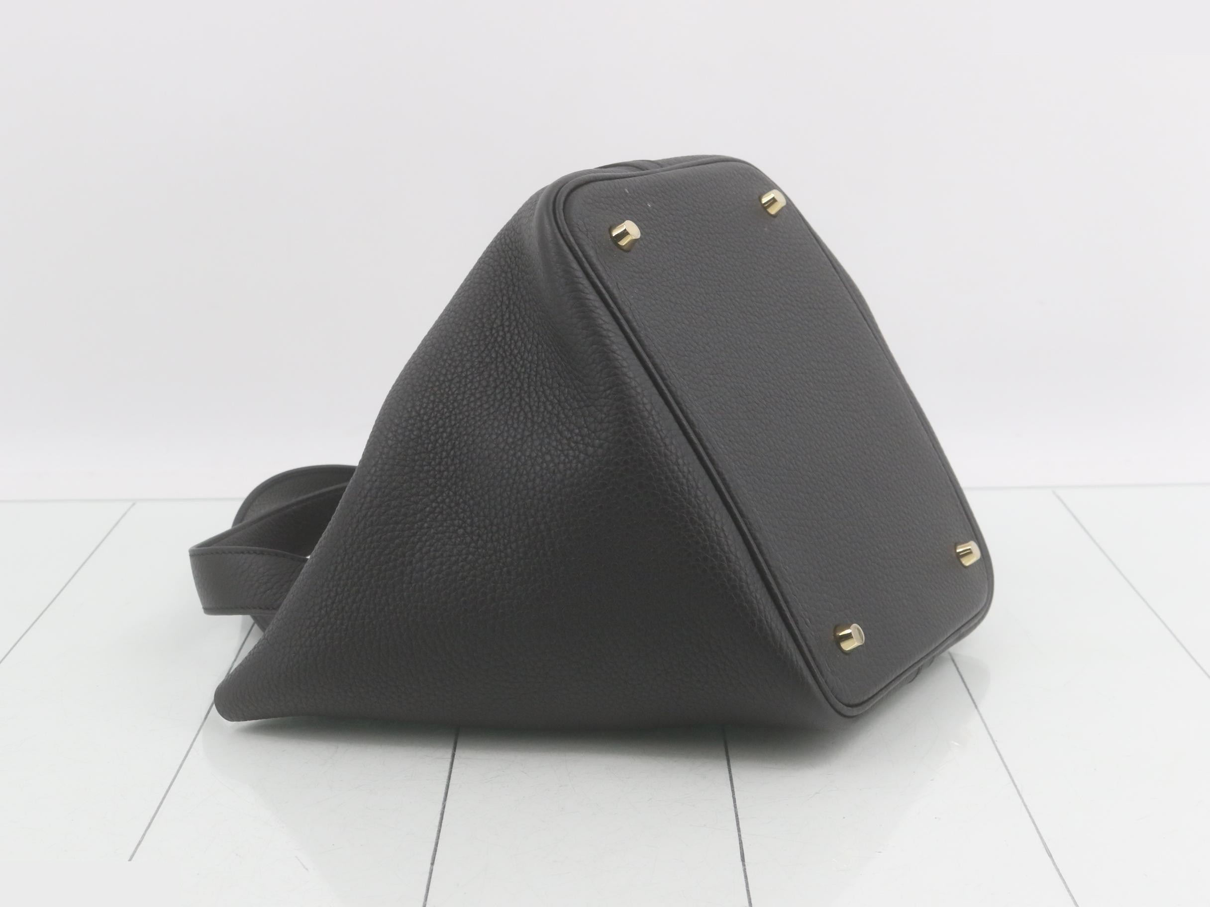 Picotin Lock MM handbag, black, gold hardware, B stamp. — view 5