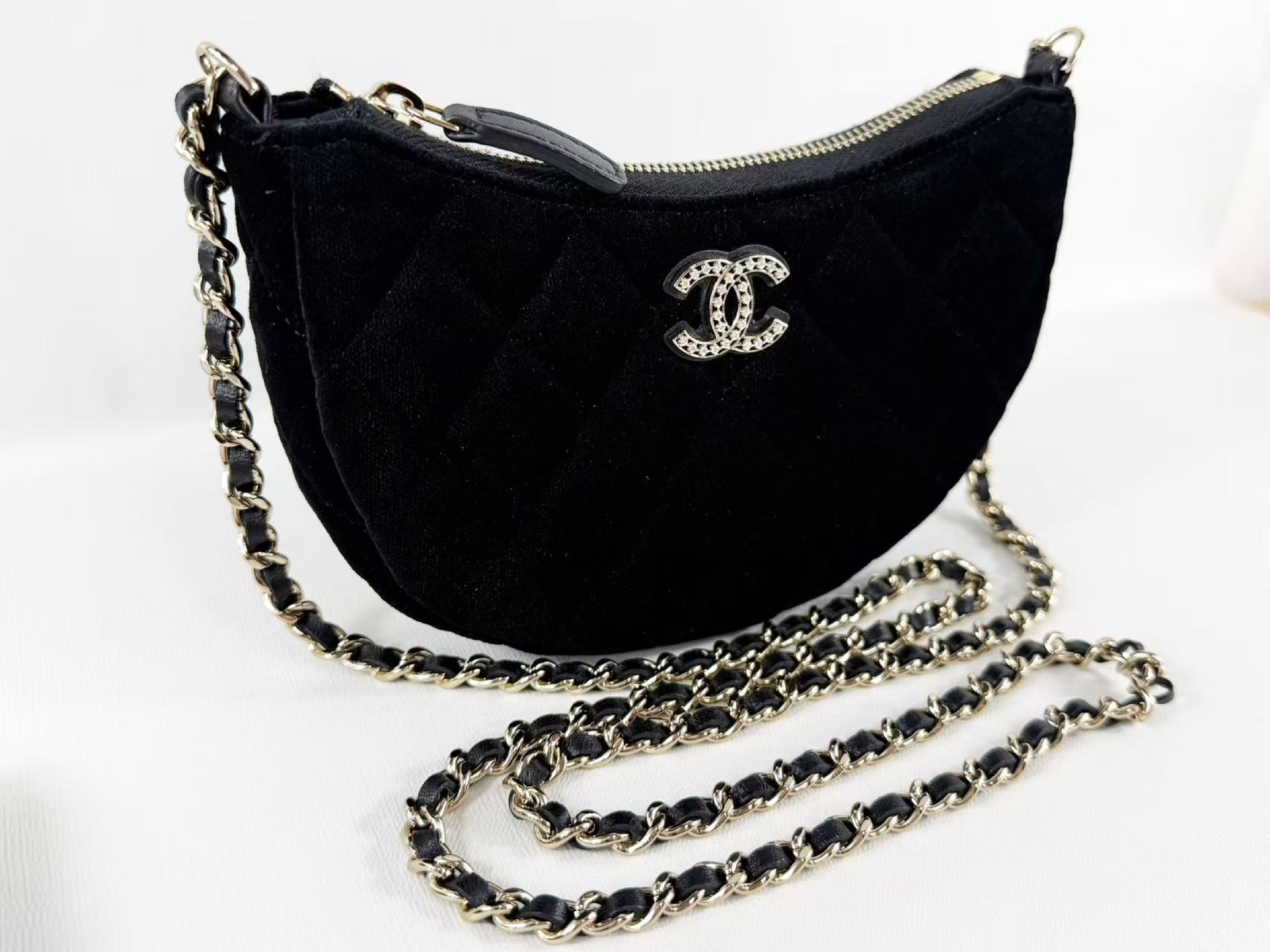 Black Matelassé Velour Hobo Bag, VIP G, Stored Item, W17/H11/D3cm (approx.), with Box, Dust Bag, Booklet, and Random Serial Number, Gold Hardware, LUP099E9 Shoulder Bag — view 2