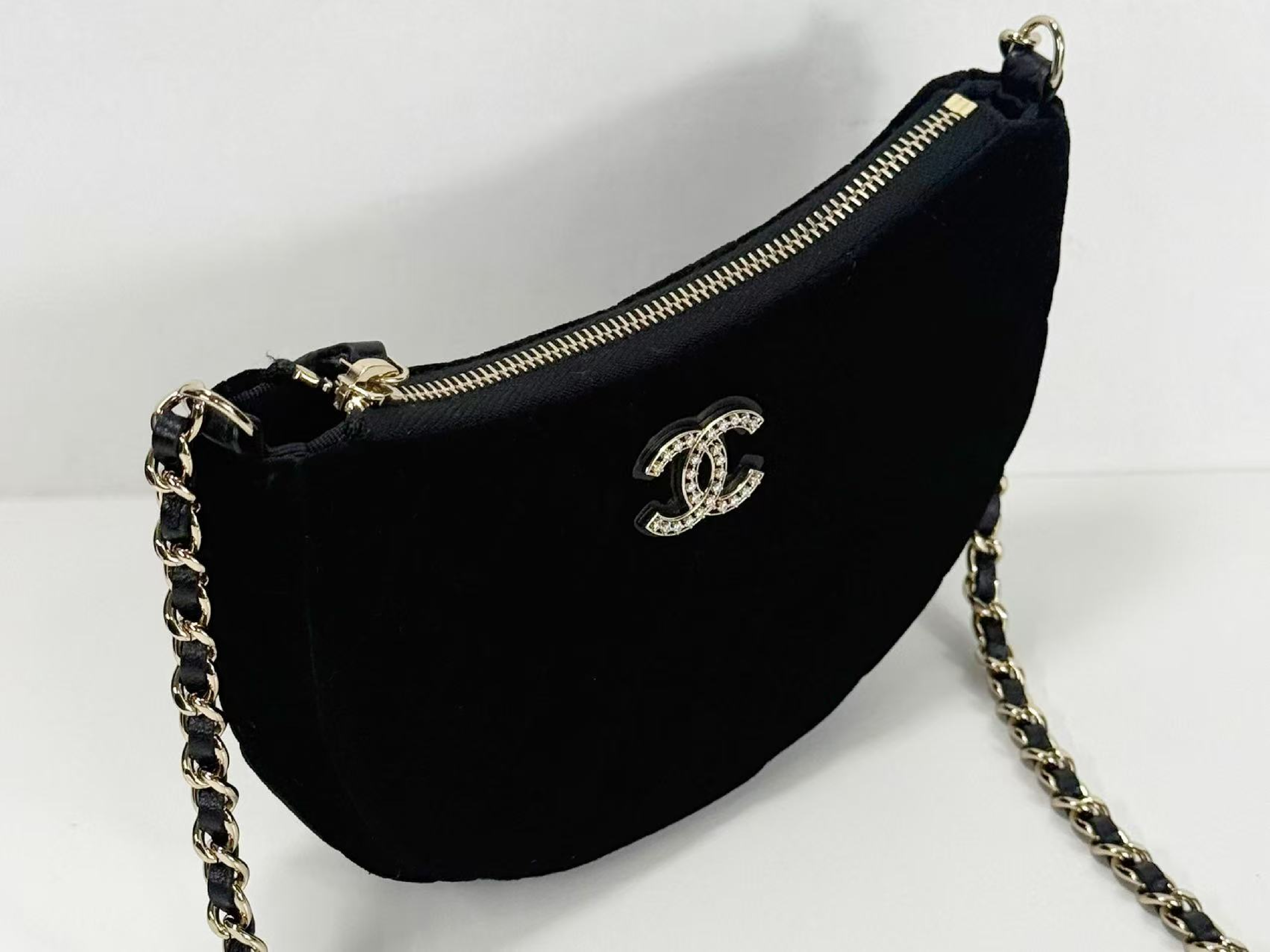 Black Matelassé Velour Hobo Bag, VIP G, Stored Item, W17/H11/D3cm (approx.), with Box, Dust Bag, Booklet, and Random Serial Number, Gold Hardware, LUP099E9 Shoulder Bag — view 6