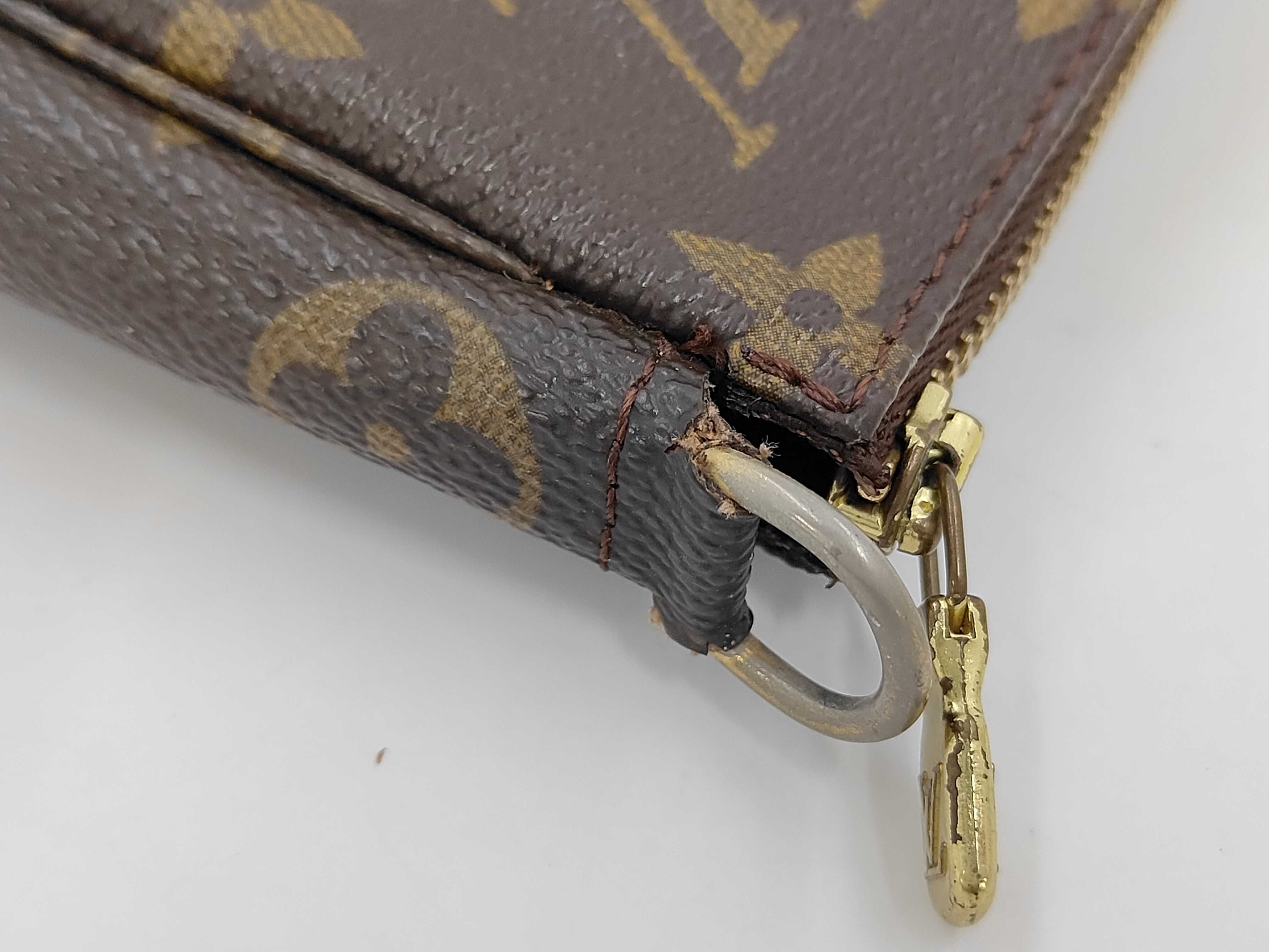 pouch — view 3