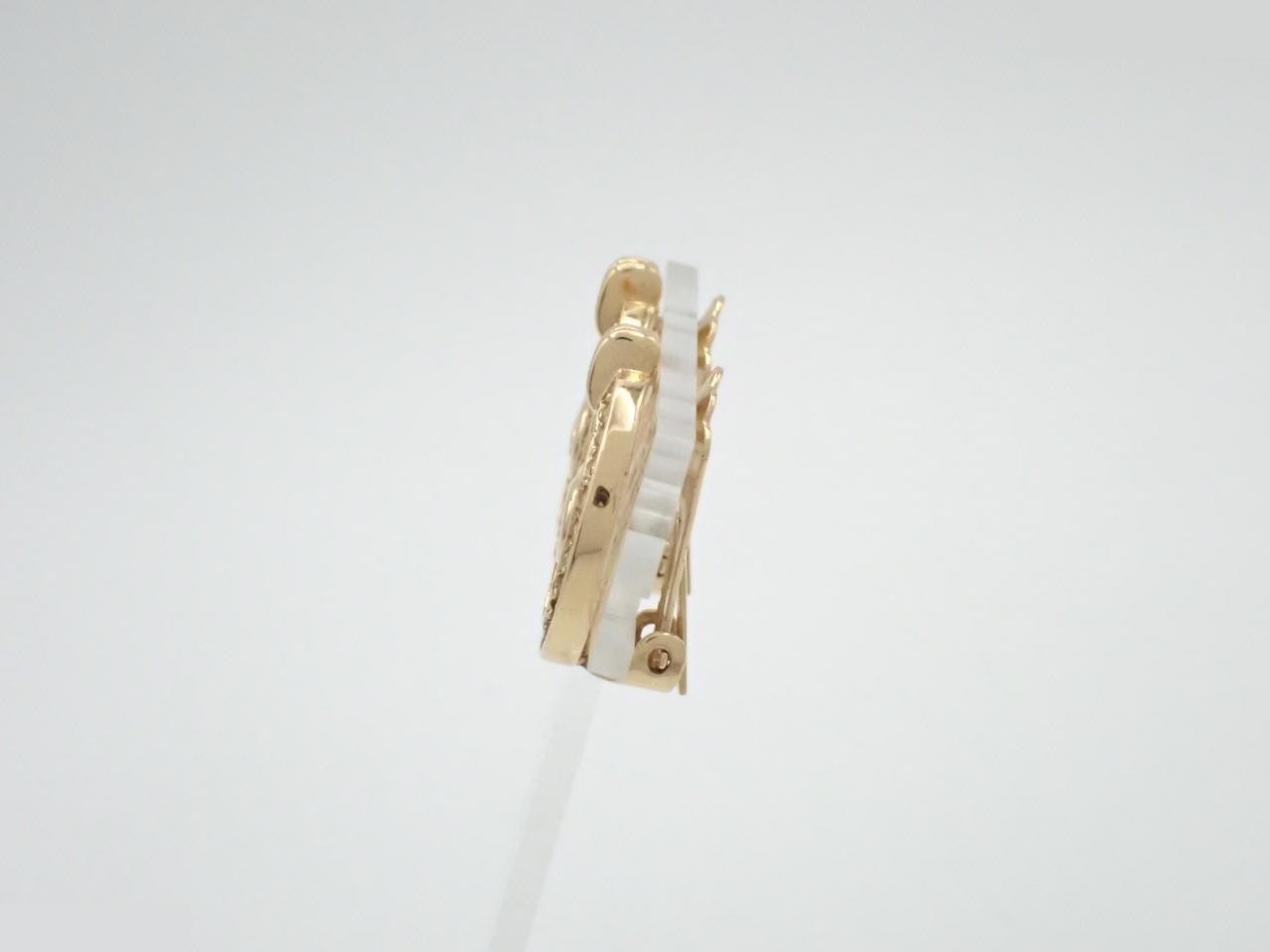 Gold earrings — view 3