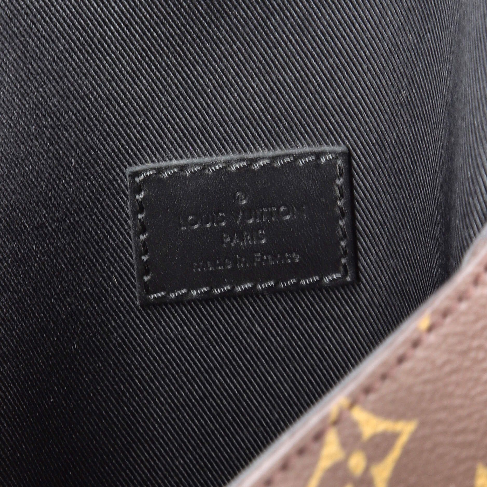 Archy Messenger PM, Monogram Macassar — view 6
