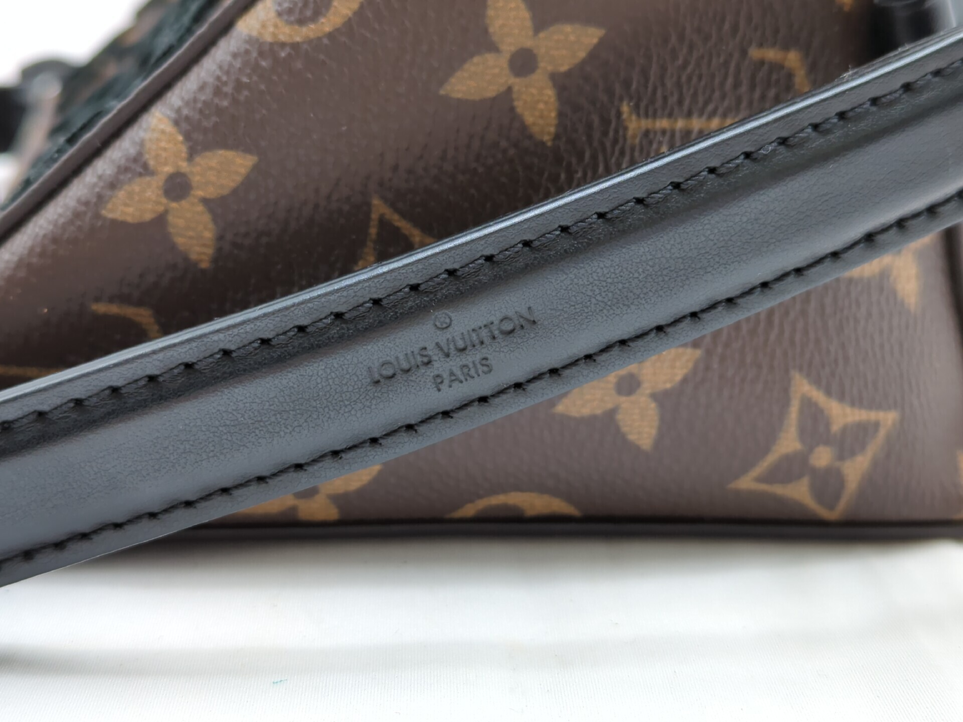 M45070 Monogram Tuffetage Triangular Gourmet Expresser Shoulder Bag — view 13