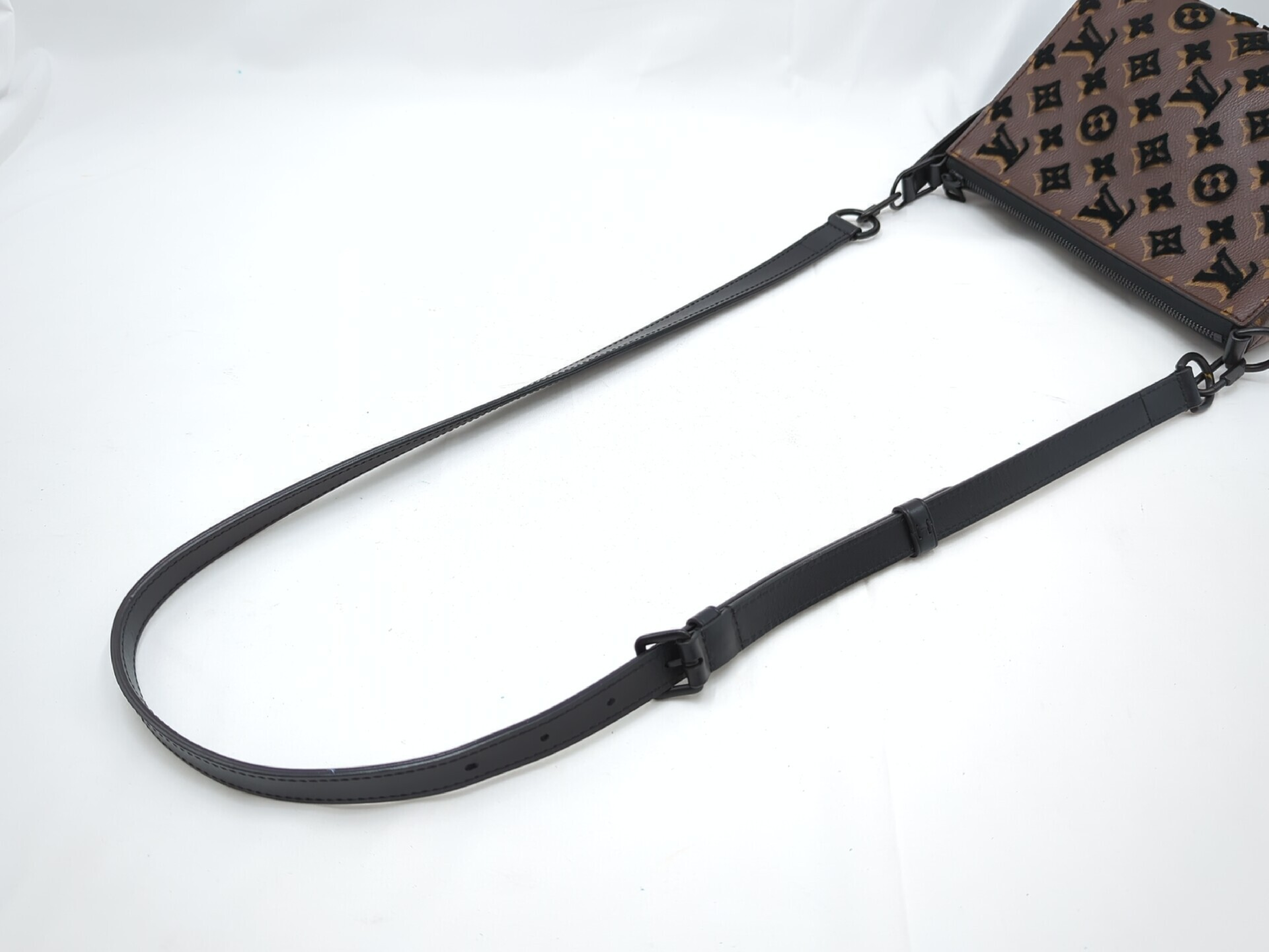M45070 Monogram Tuffetage Triangular Gourmet Expresser Shoulder Bag — view 7