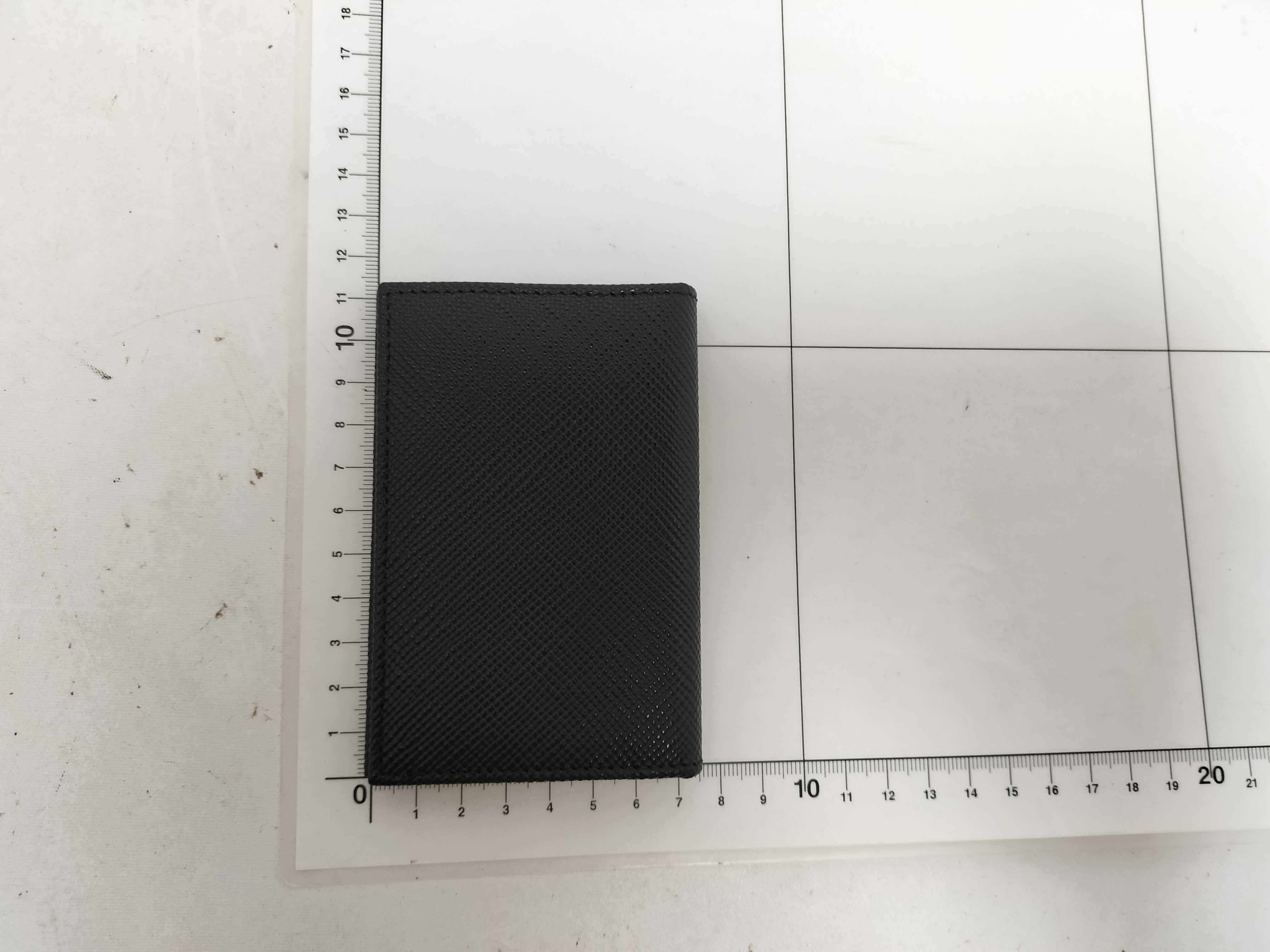 card case, bi-fold, Saffiano leather, 2MC101, black. (Card case, pass case, business card holder) — view 2