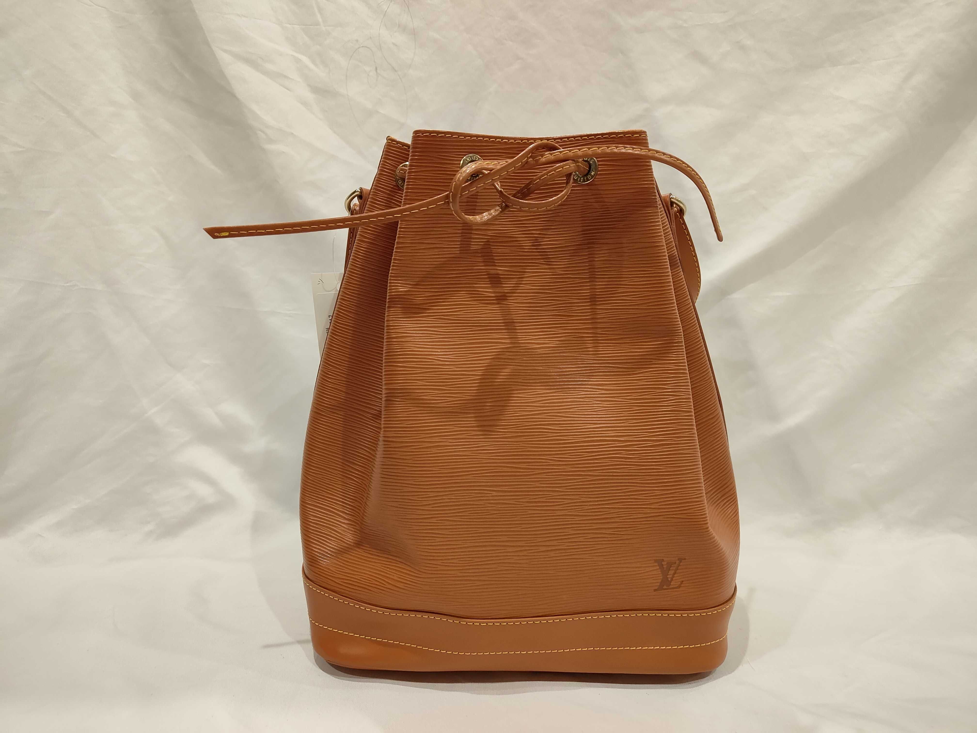 Epi Noé Shoulder Bag