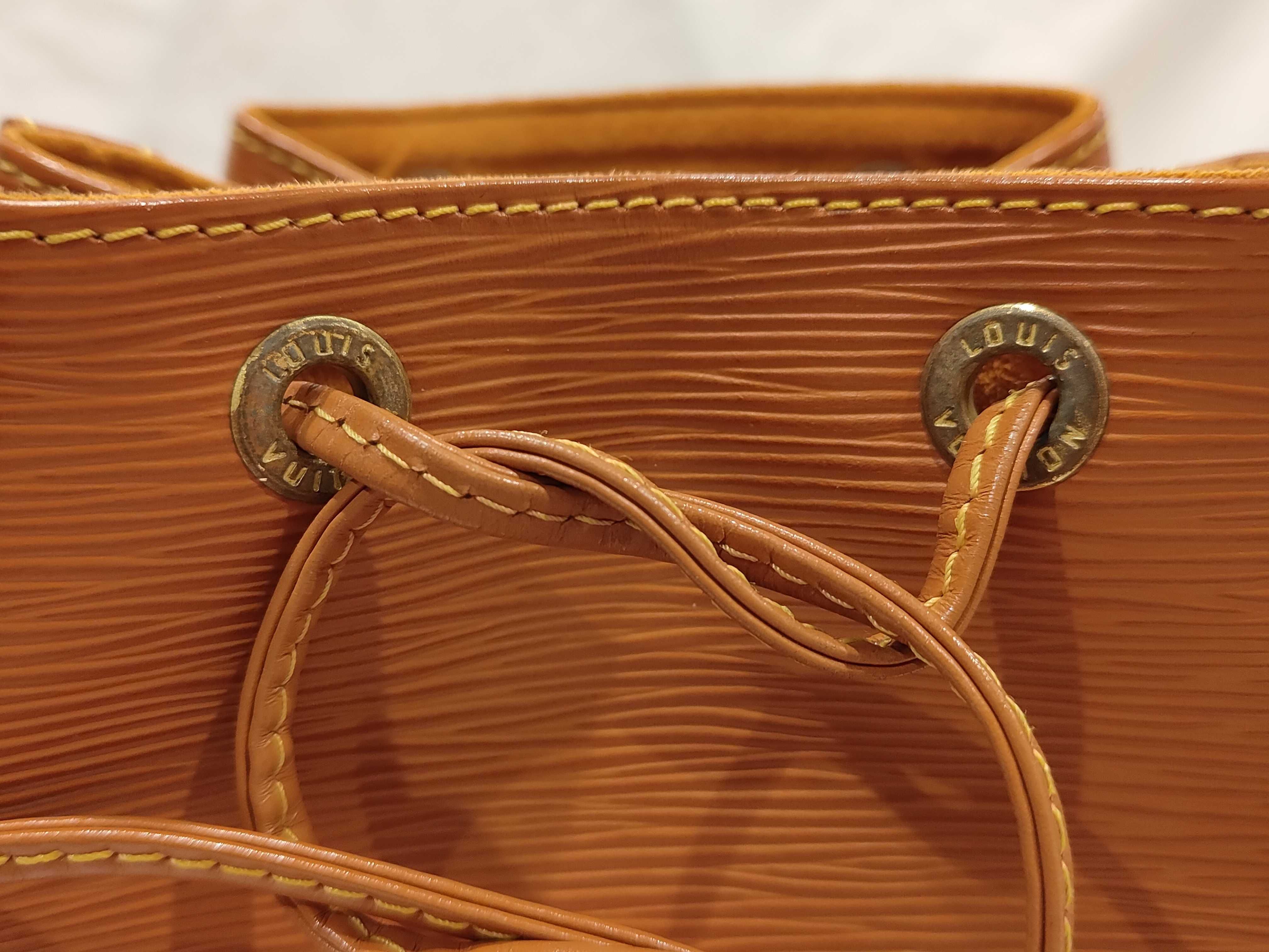 Epi Noé Shoulder Bag — view 11