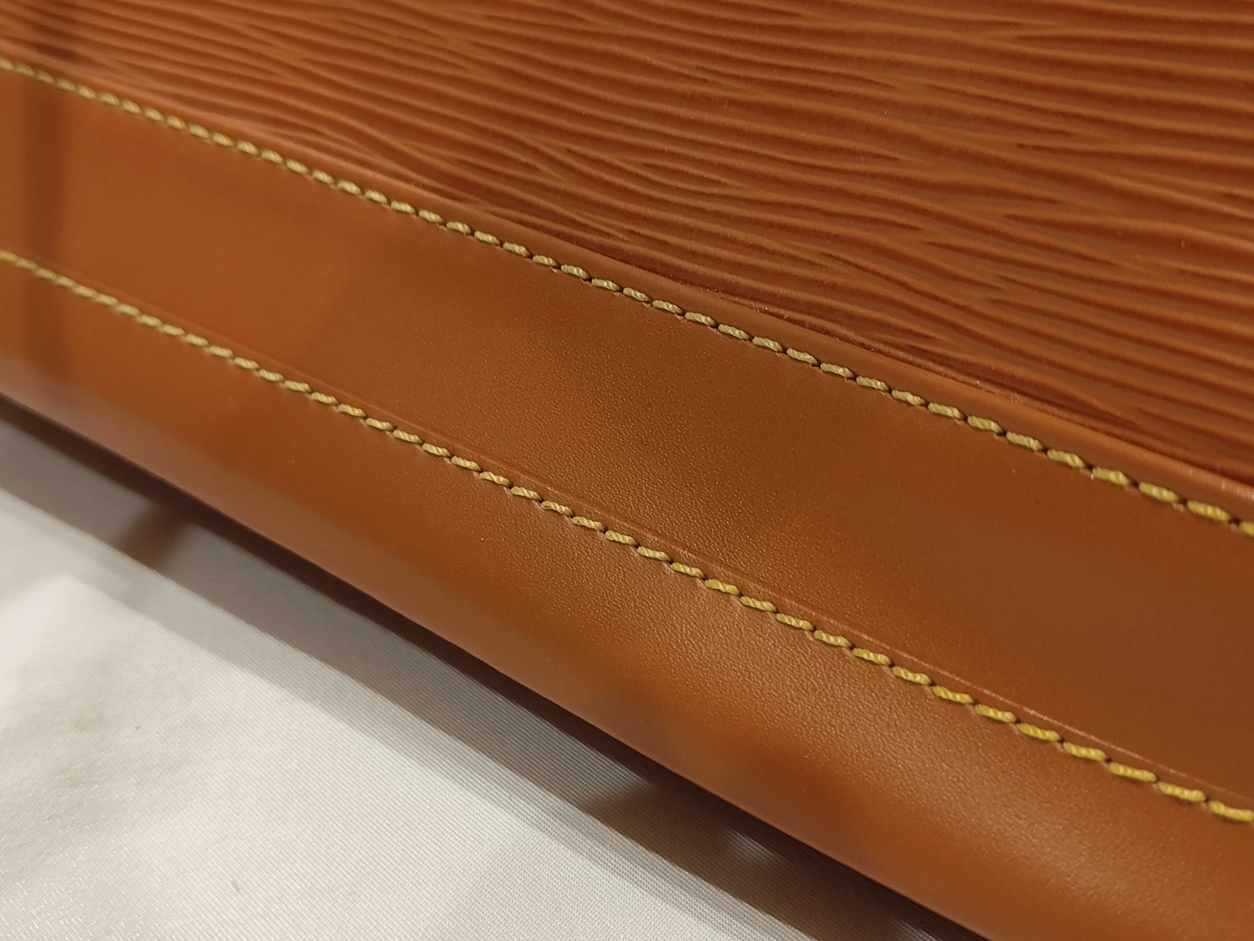 Epi Noé Shoulder Bag — view 14
