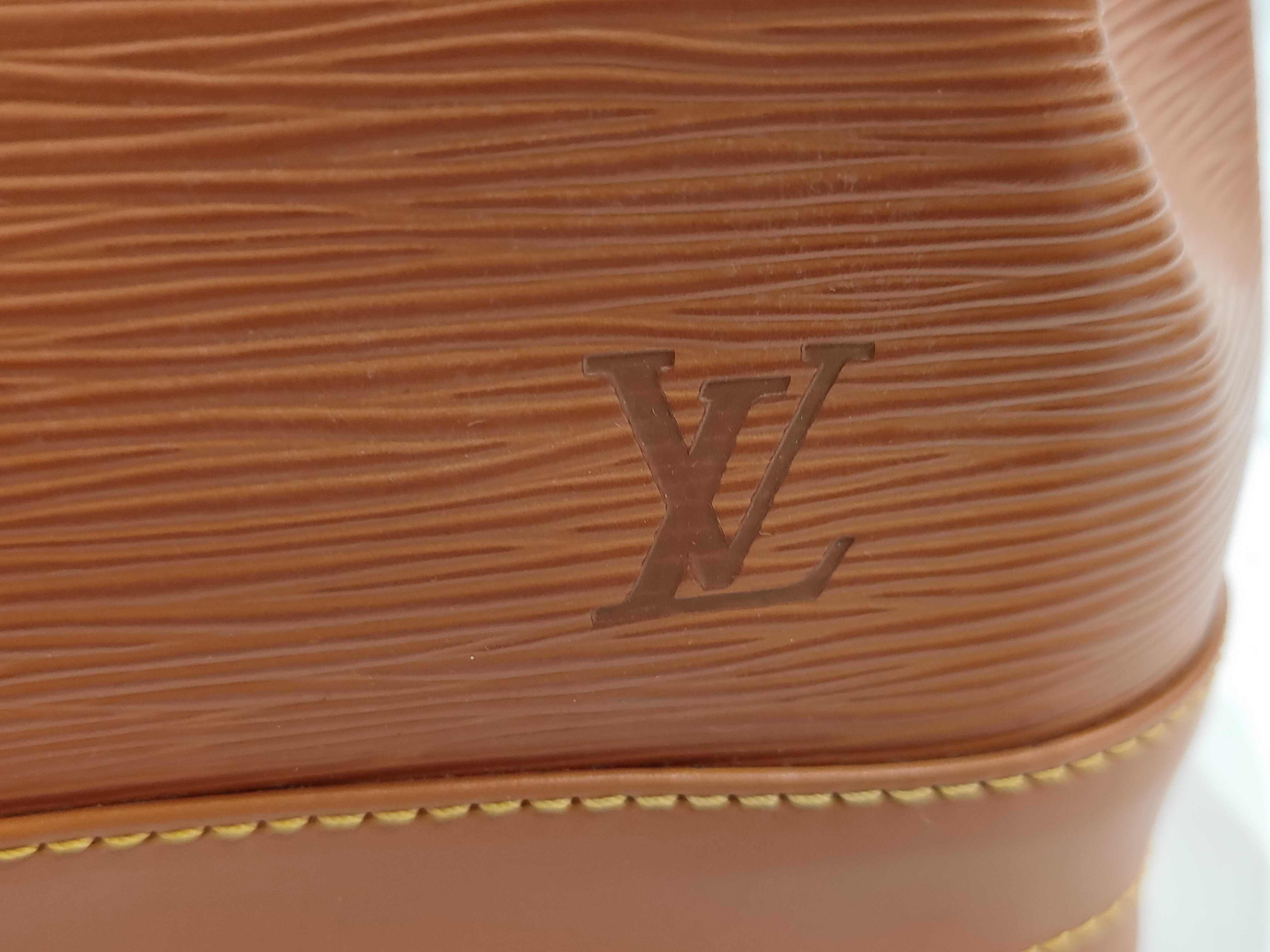 Epi Noé Shoulder Bag — view 9