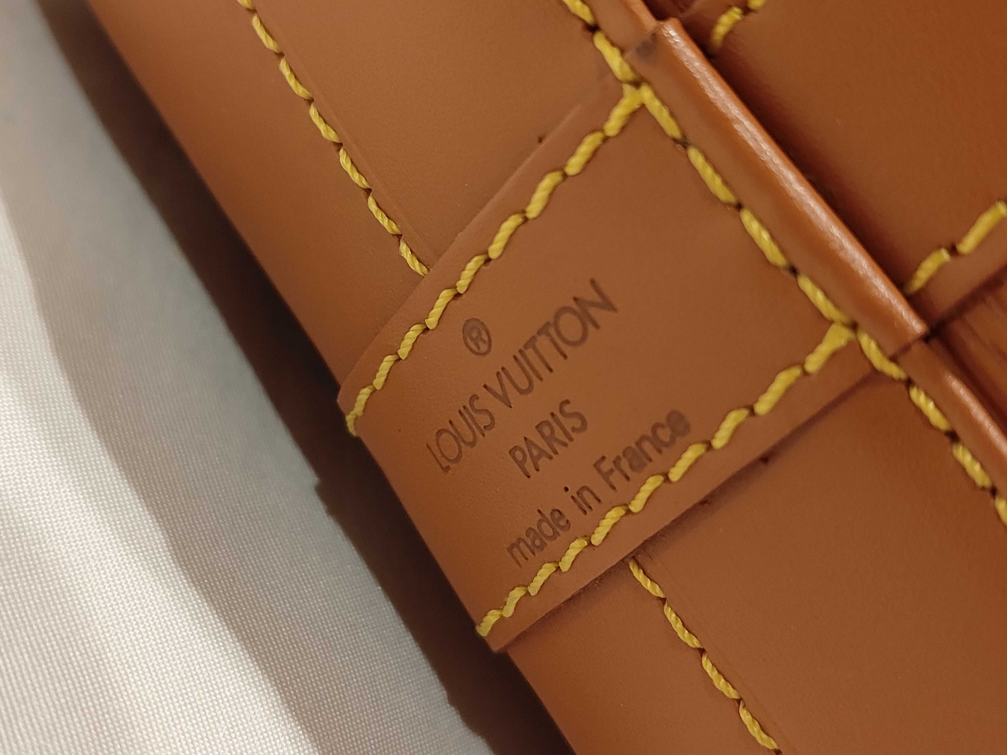 Epi Noé Shoulder Bag — view 10