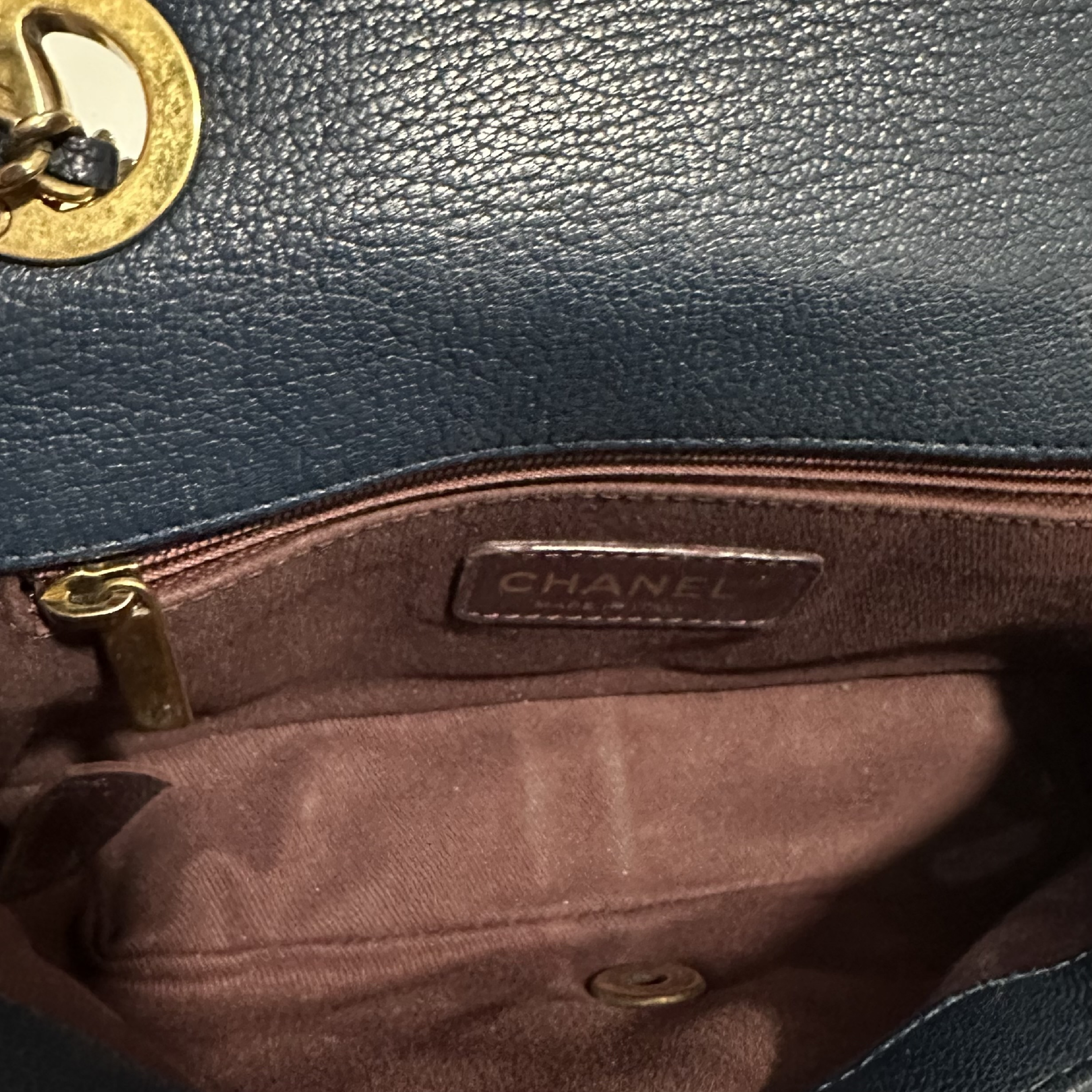 Matelassé Patent Leather Single Flap Double Chain Bag Navy Gold Shoulder Bag — view 12