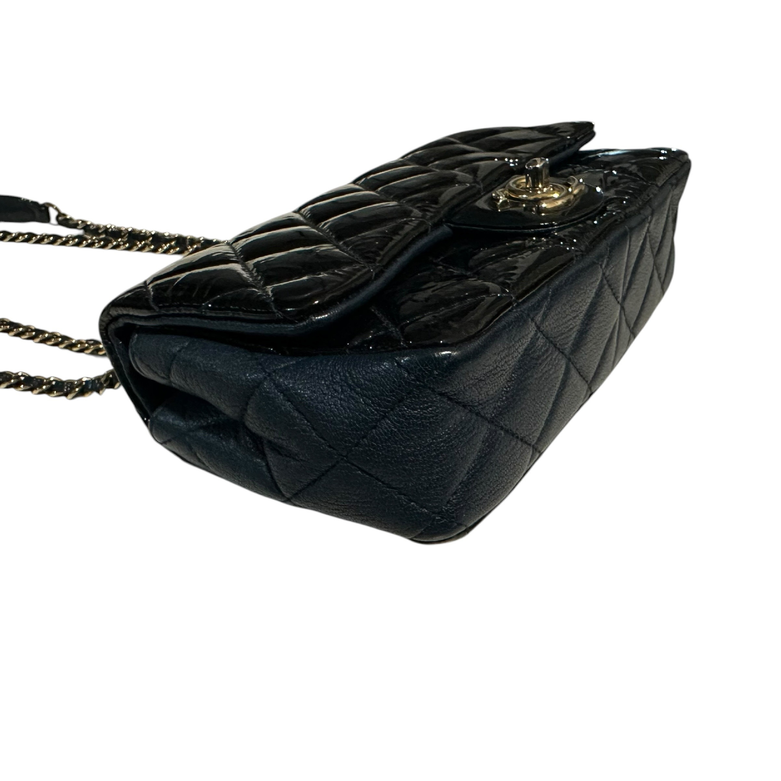 Matelassé Patent Leather Single Flap Double Chain Bag Navy Gold Shoulder Bag — view 9